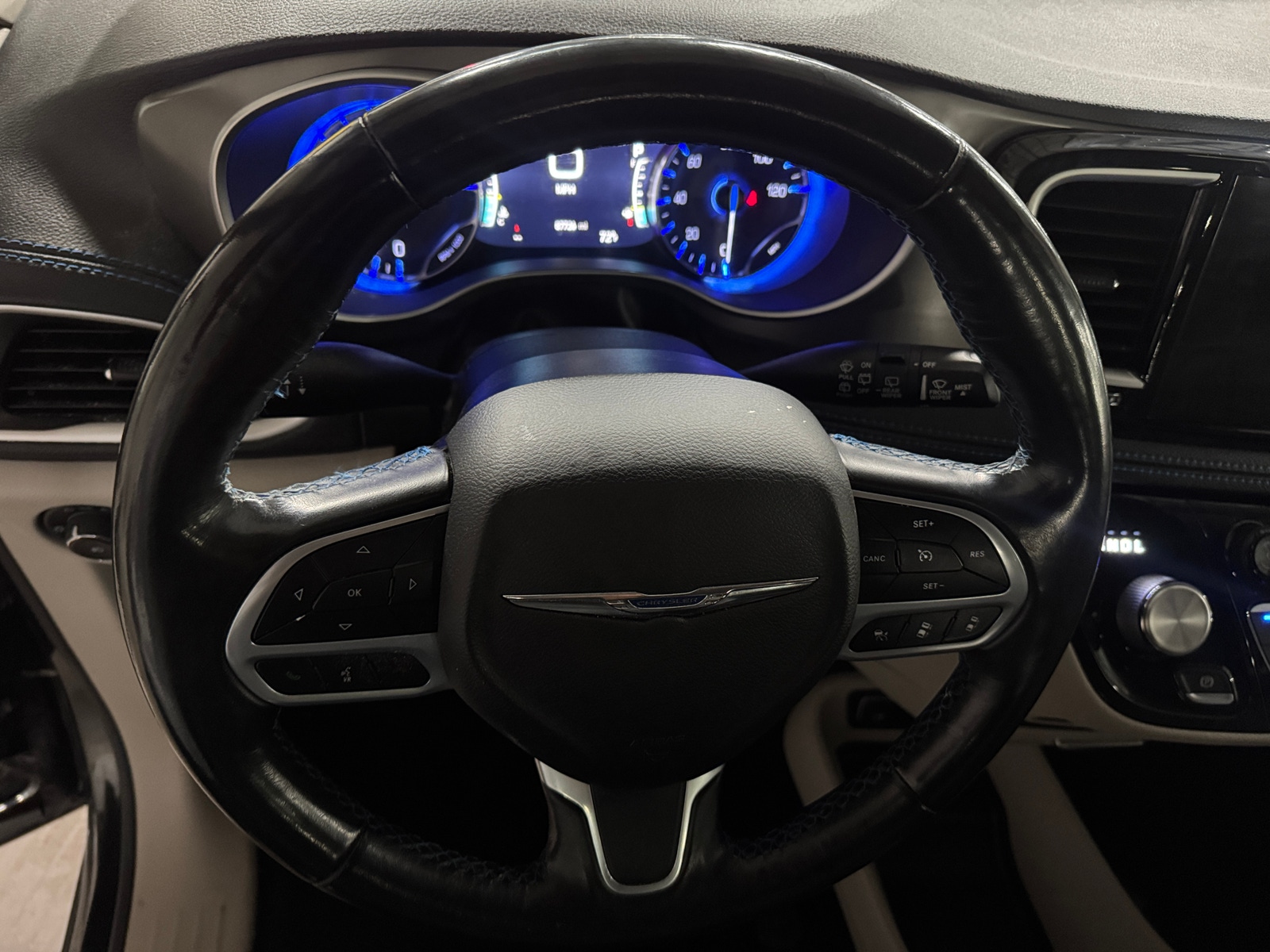 Thumbnail: 2021 Chrysler Pacifica - 5