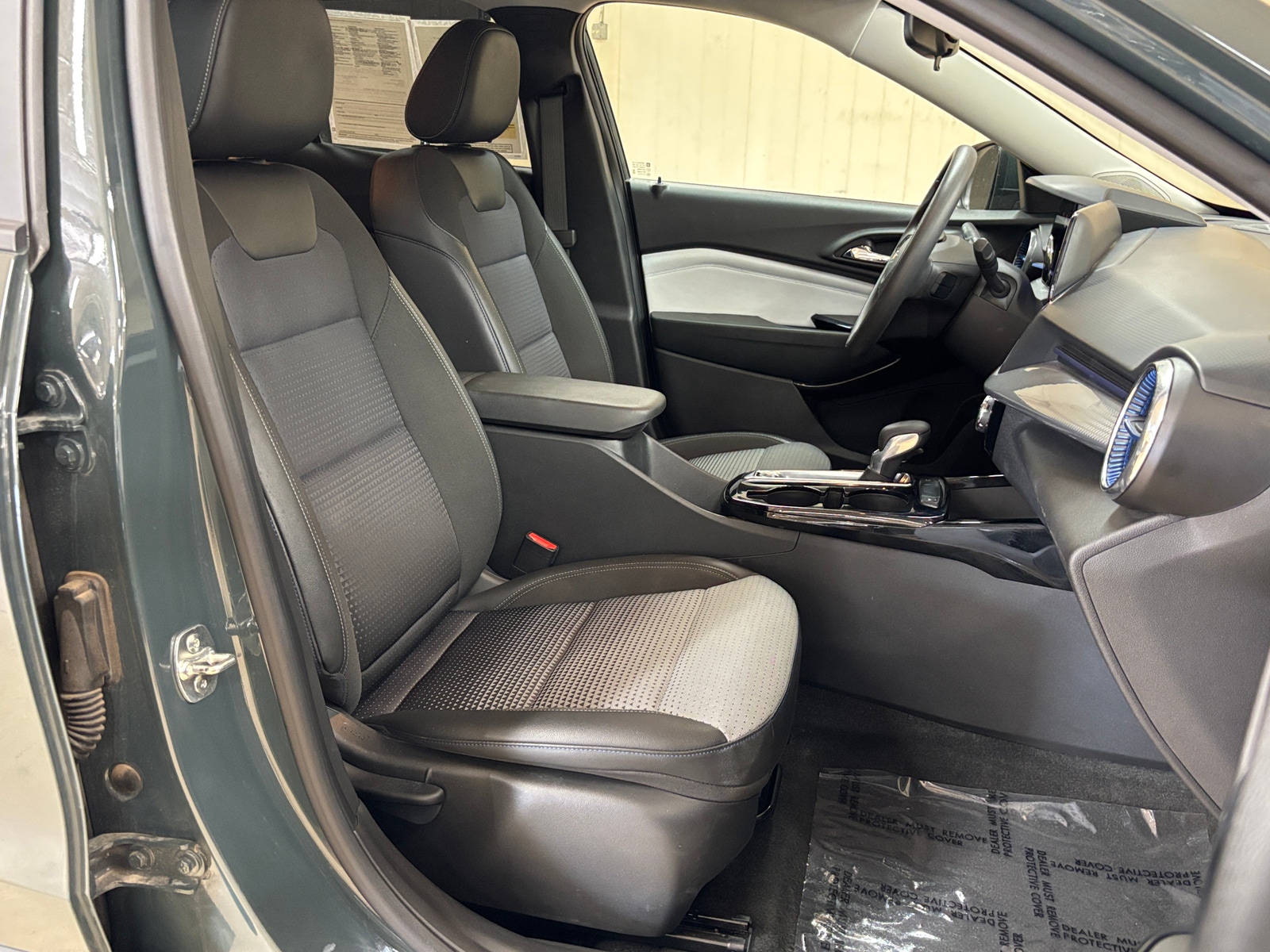 Thumbnail: 2025 Chevrolet Trax - 2