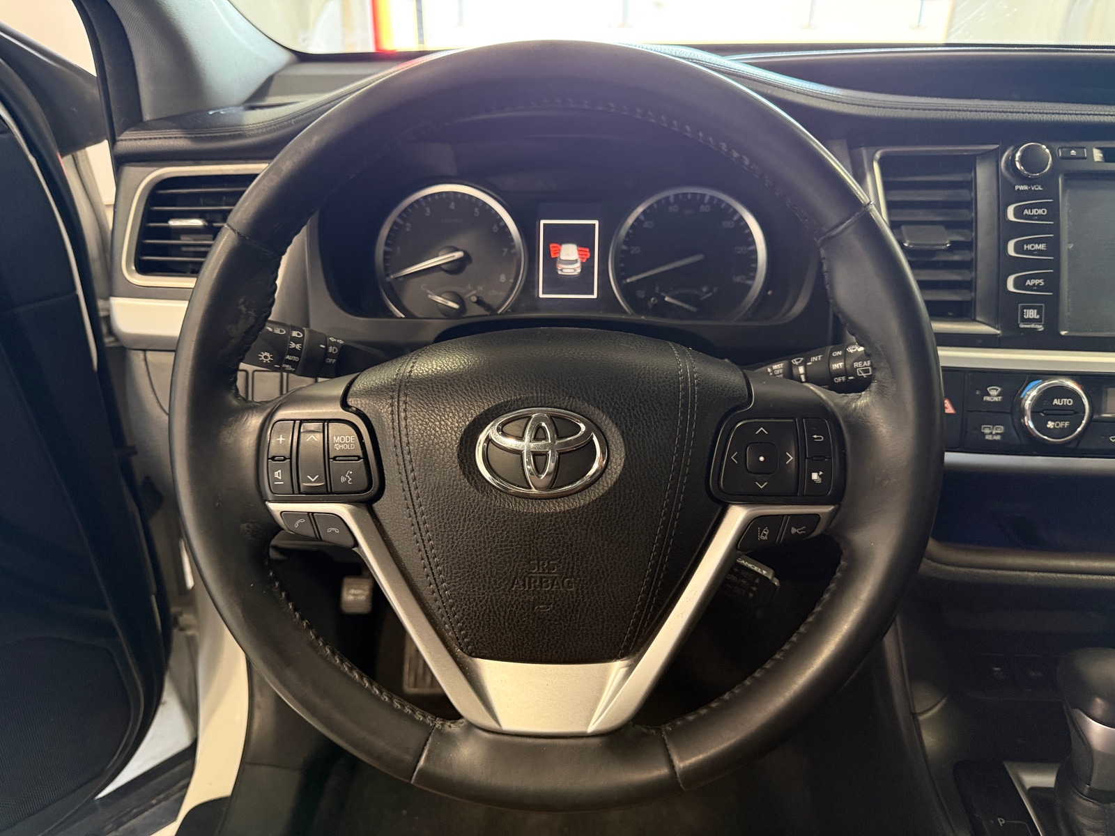 Thumbnail: 2017 Toyota Highlander - 4
