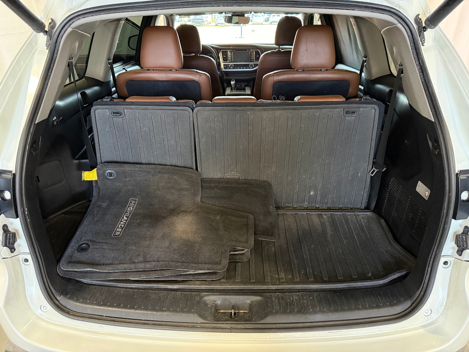 Thumbnail: 2017 Toyota Highlander - 6
