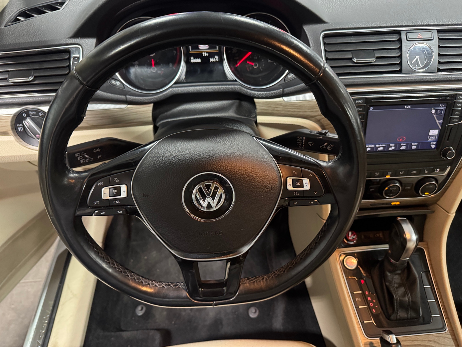 Thumbnail: 2017 Volkswagen Passat - 4
