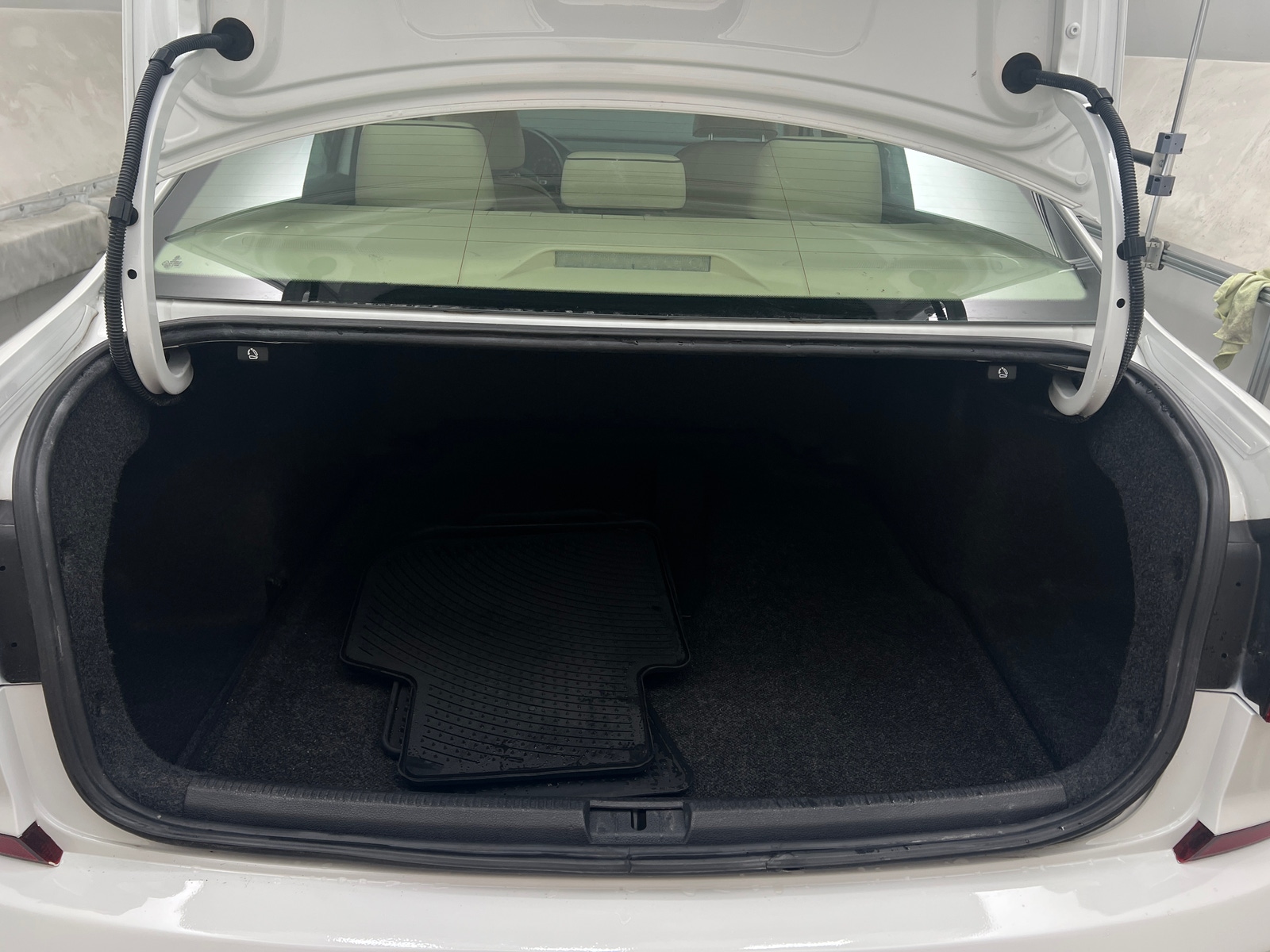 Thumbnail: 2017 Volkswagen Passat - 6
