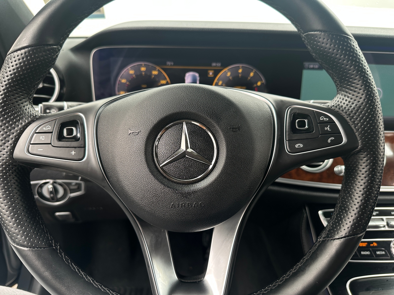 Thumbnail: 2018 Mercedes-Benz E-Class - 4