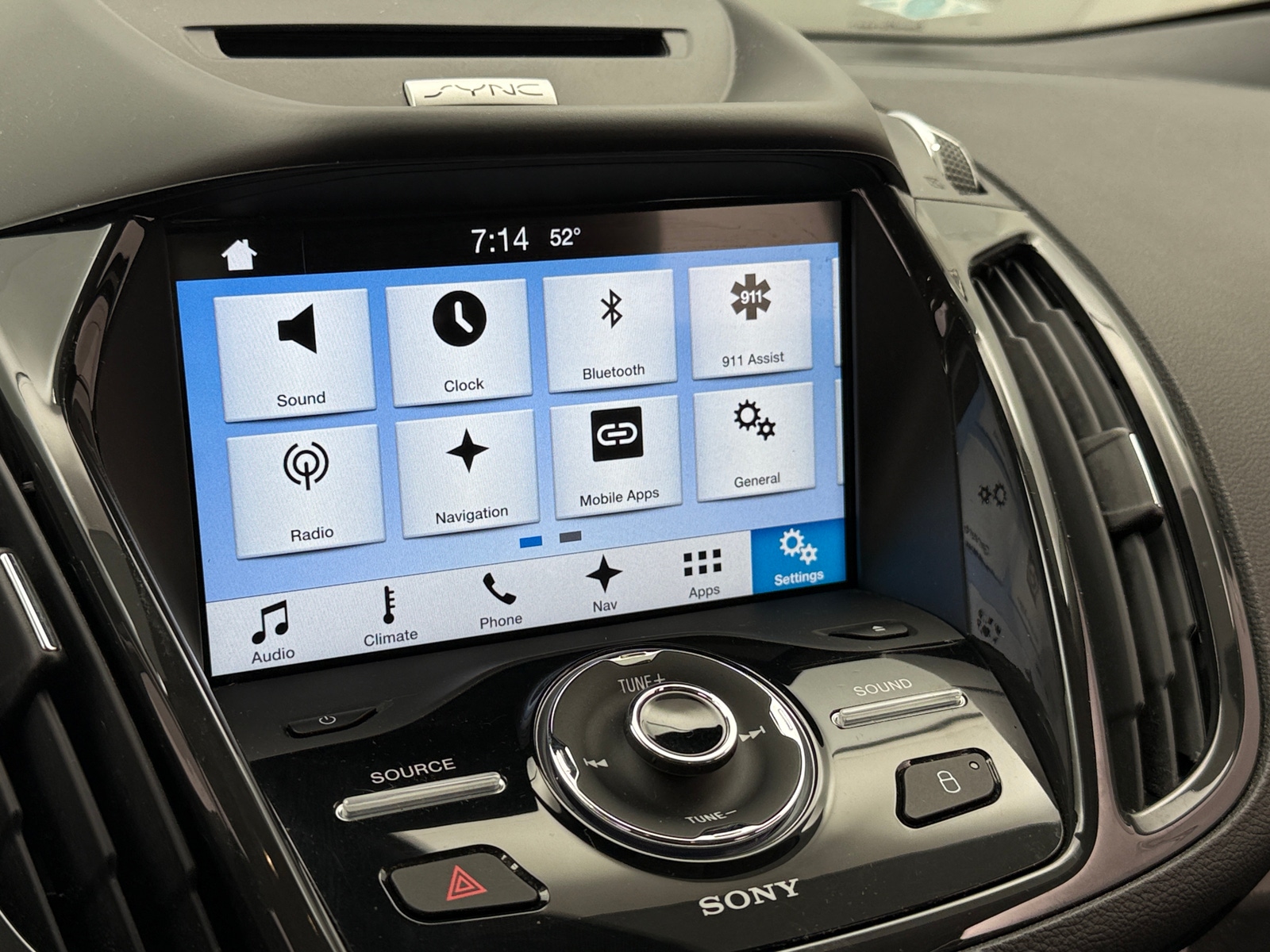 Thumbnail: 2016 Ford Escape - 3