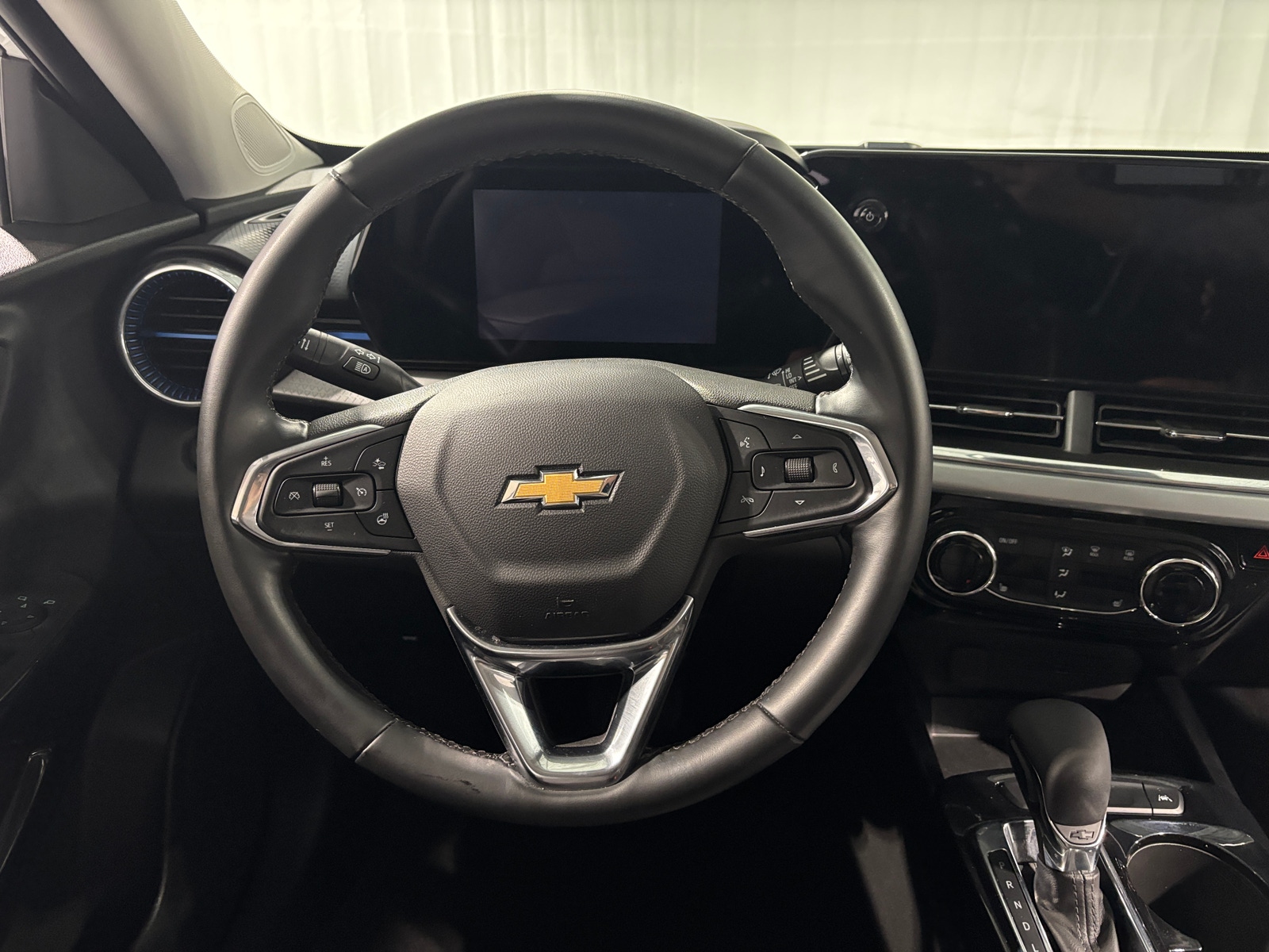 Thumbnail: 2025 Chevrolet Trax - 5
