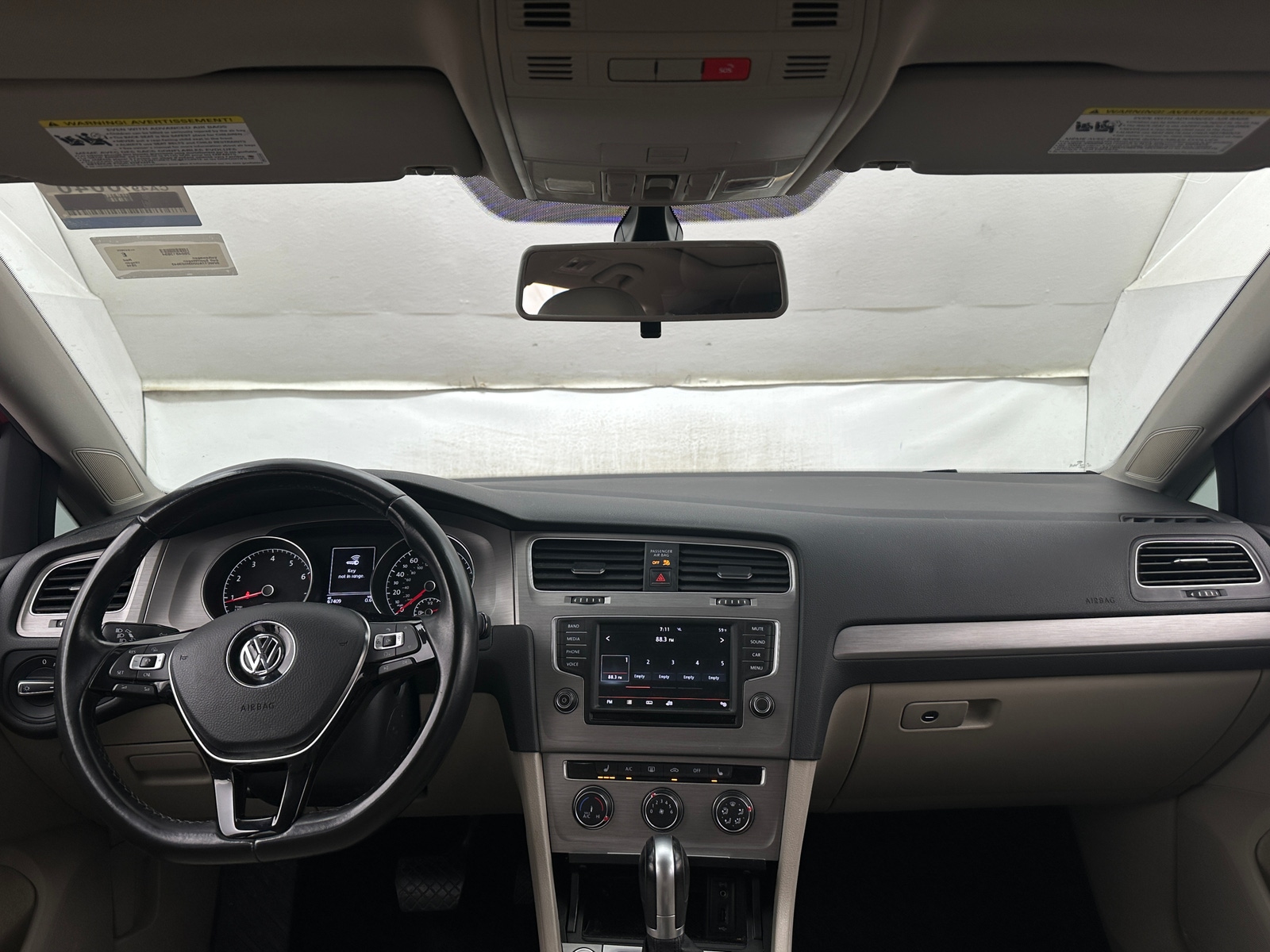 Thumbnail: 2016 Volkswagen e-Golf - 3