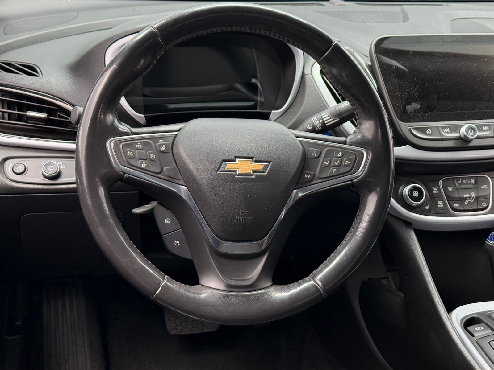 Thumbnail: 2018 Chevrolet Volt - 5