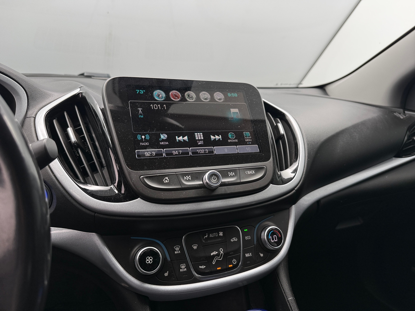 Thumbnail: 2018 Chevrolet Volt - 4