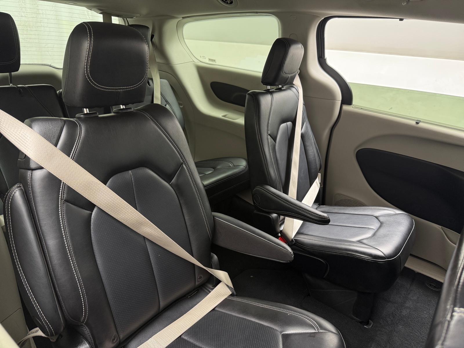 Thumbnail: 2023 Chrysler Pacifica - 5