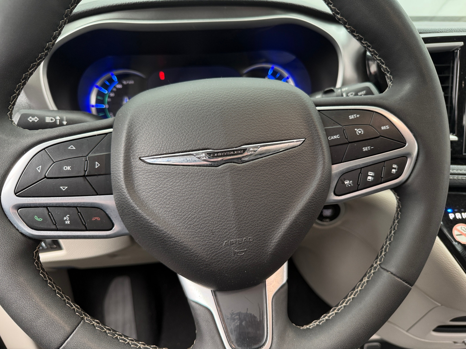 Thumbnail: 2024 Chrysler Pacifica - 4