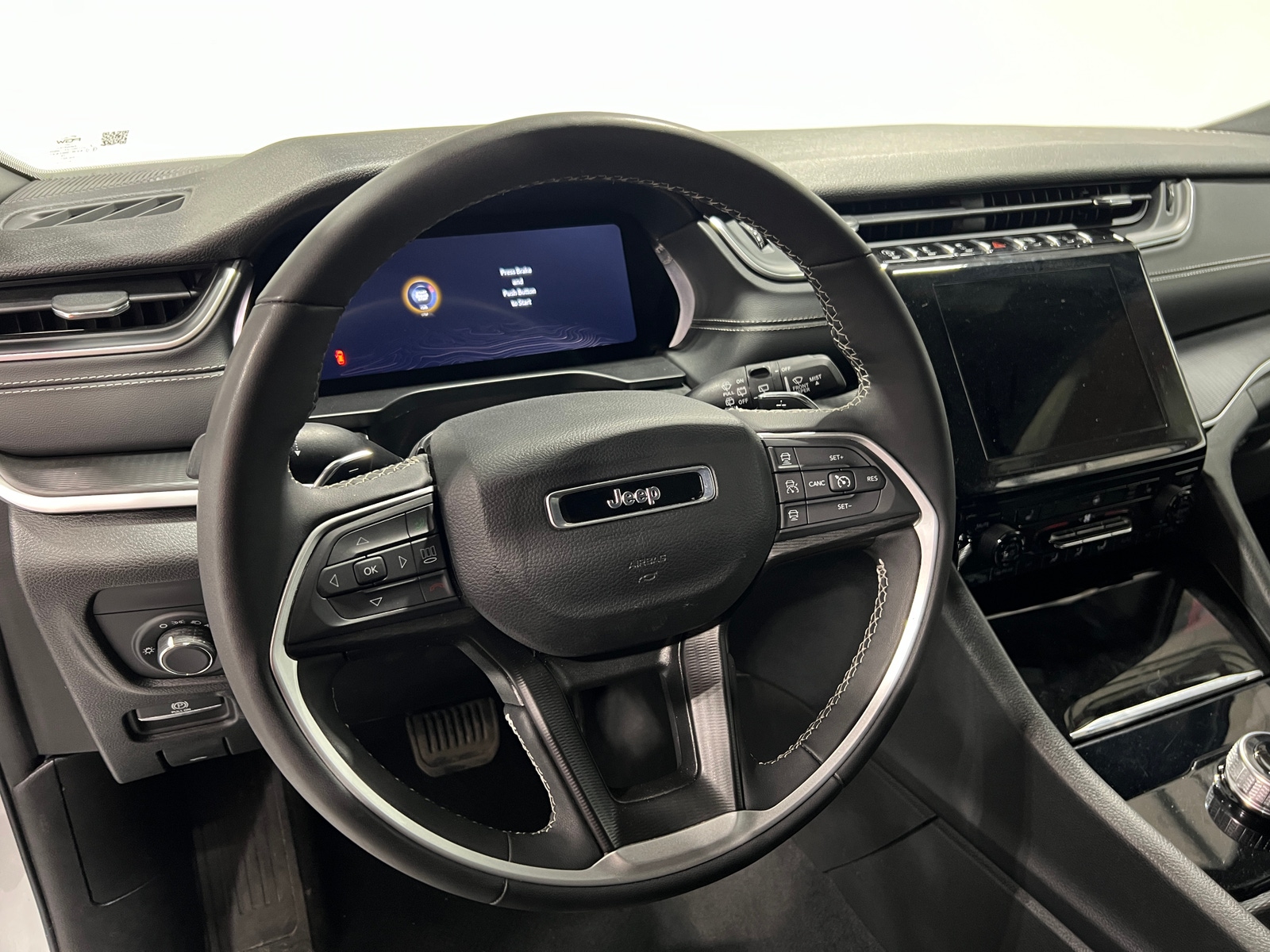Thumbnail: 2024 Jeep Grand Cherokee L - 4