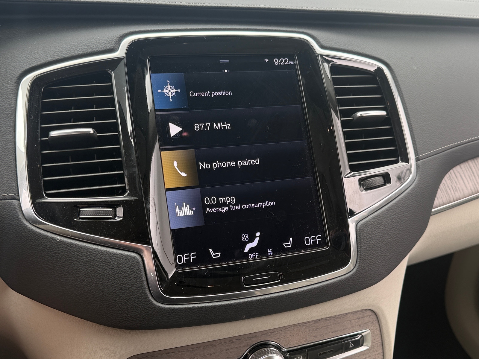 Thumbnail: 2022 Volvo XC90 - 3