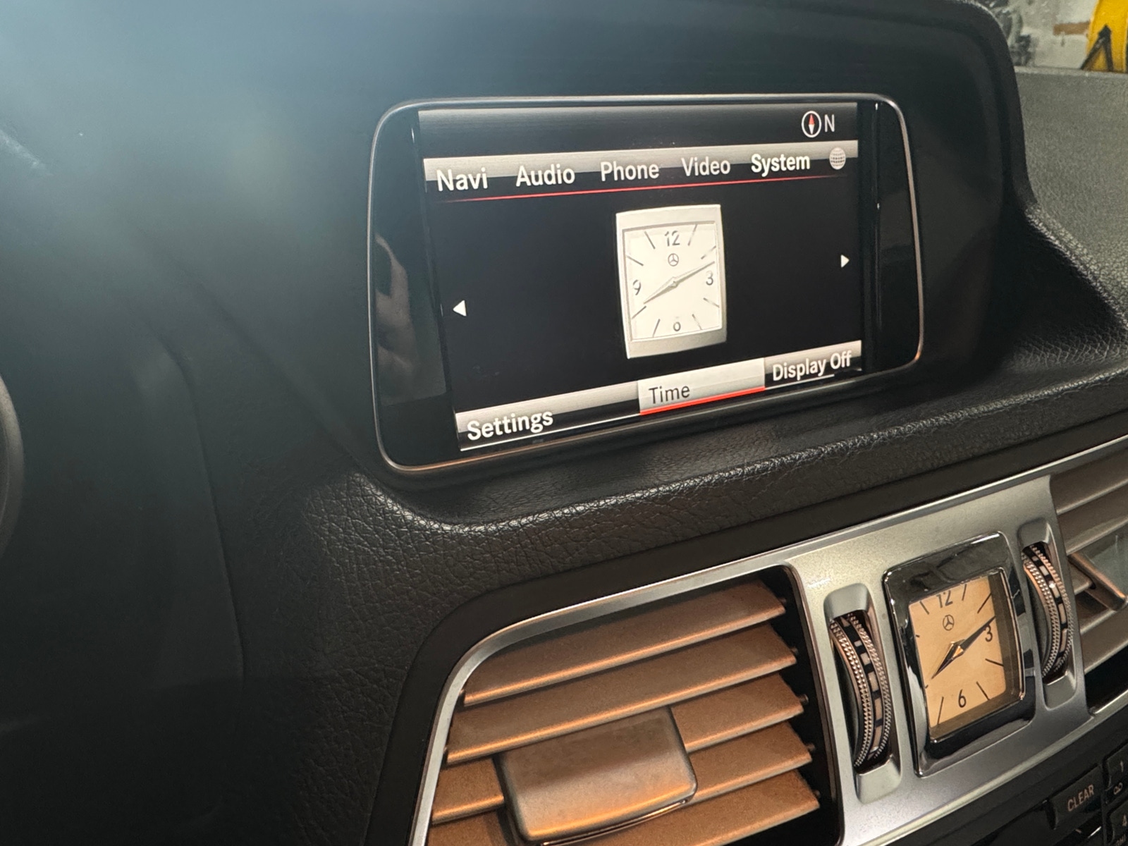Thumbnail: 2014 Mercedes-Benz E-Class - 3