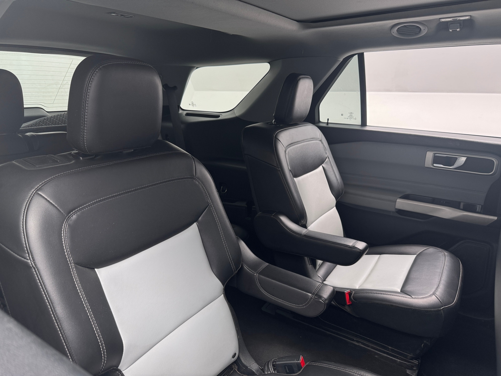 Thumbnail: 2023 Ford Explorer - 5