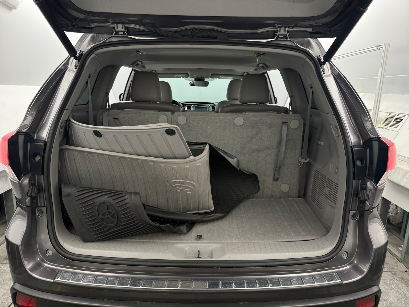 Thumbnail: 2018 Toyota Highlander - 6