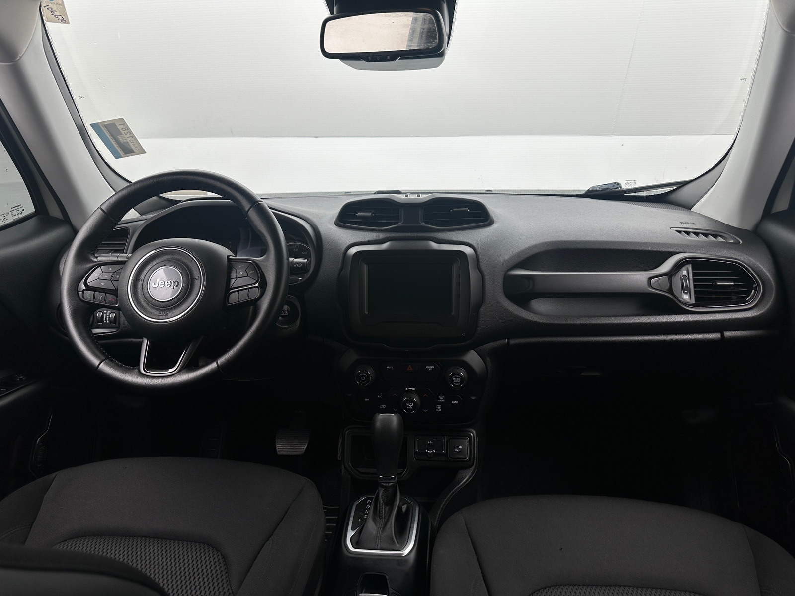 Thumbnail: 2019 Jeep Renegade - 3