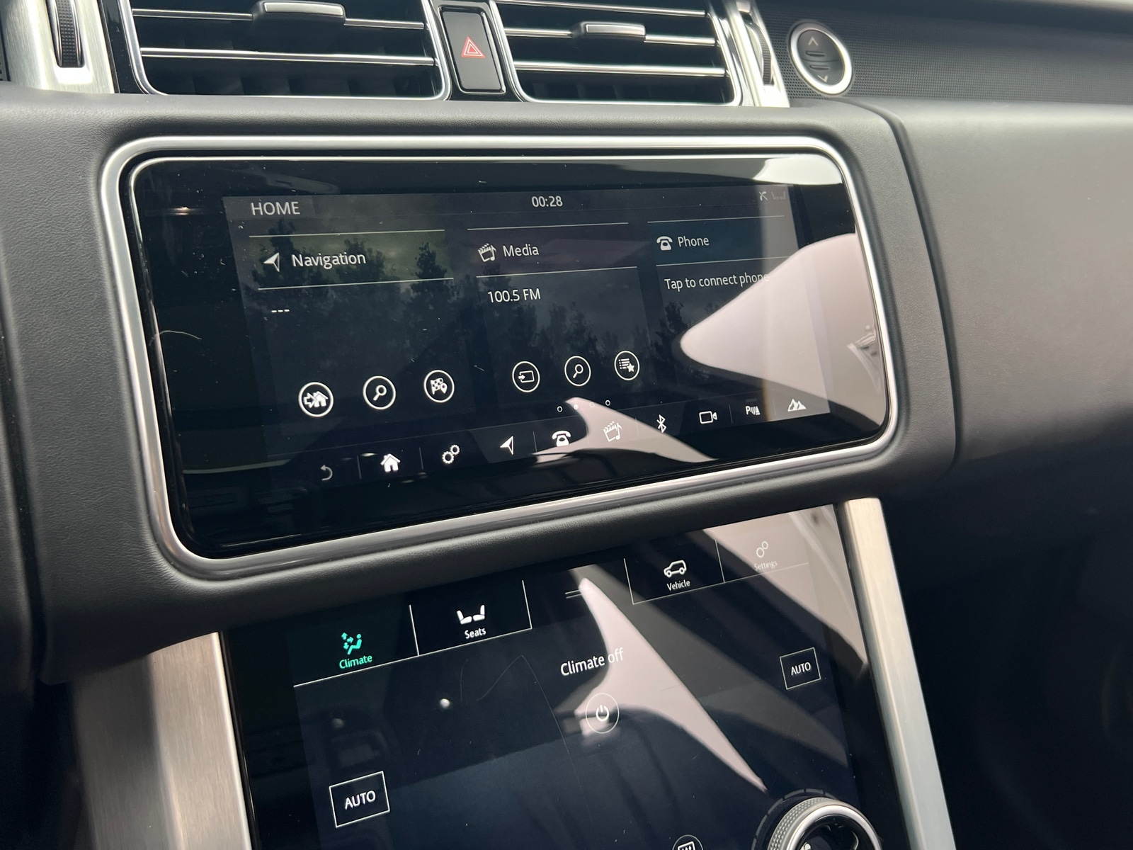 Thumbnail: 2020 Land Rover Range Rover - 3