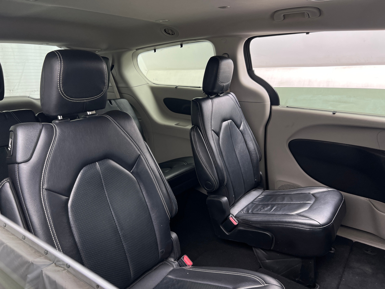 Thumbnail: 2022 Chrysler Pacifica - 5