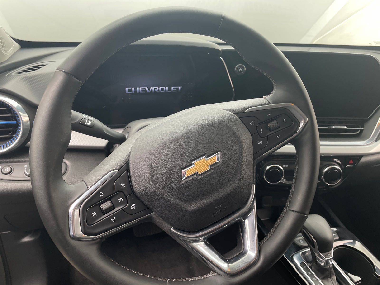 Thumbnail: 2025 Chevrolet Trax - 5