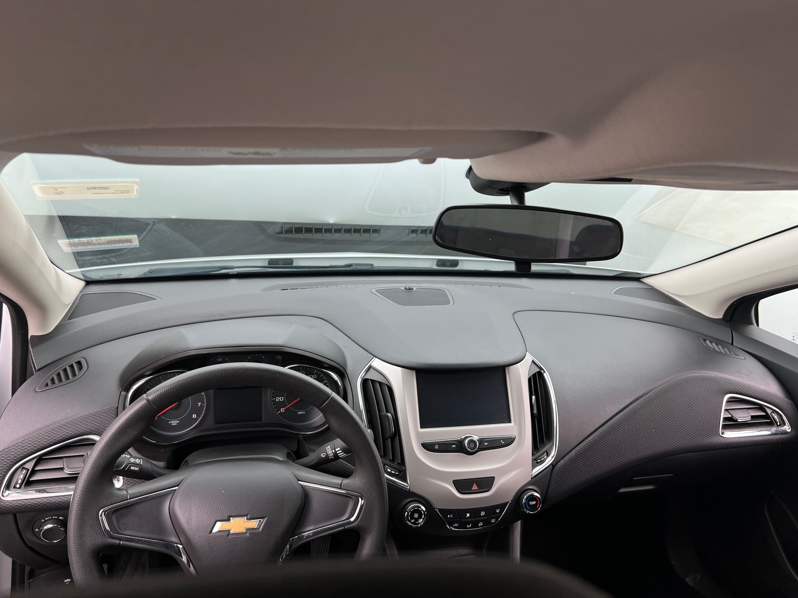 Thumbnail: 2017 Chevrolet Cruze - 3