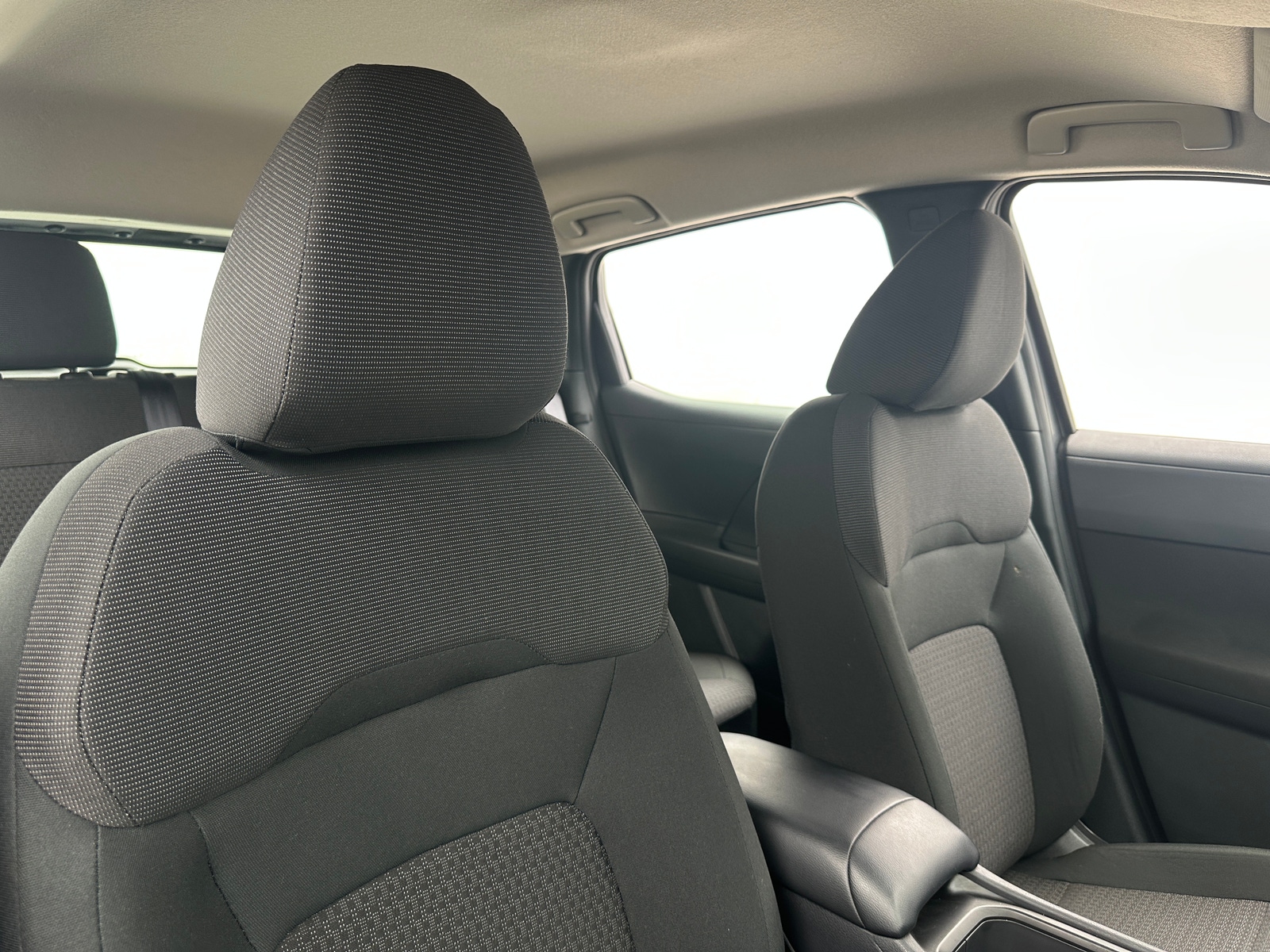 Thumbnail: 2025 Nissan Kicks - 2