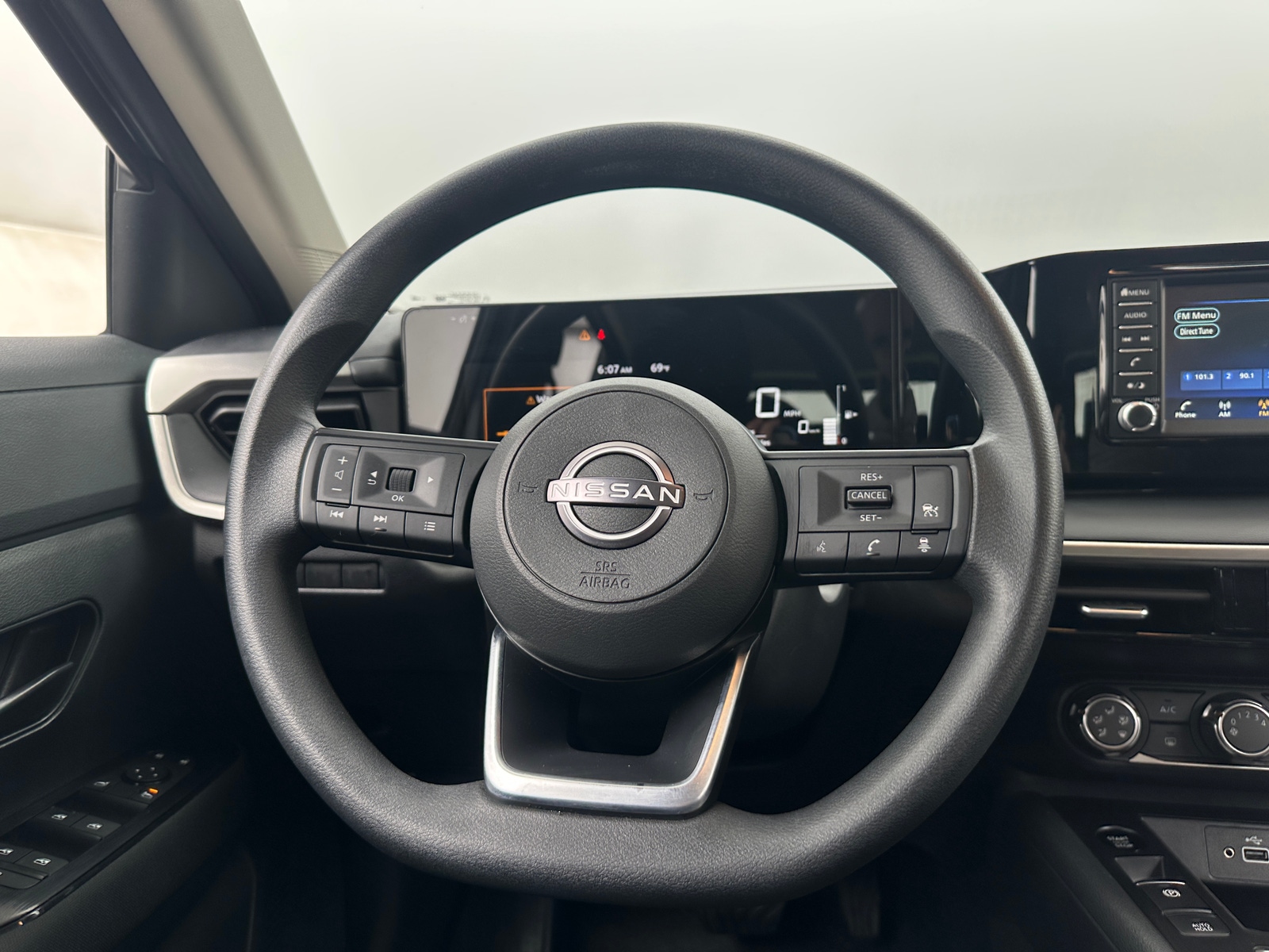 Thumbnail: 2025 Nissan Kicks - 5
