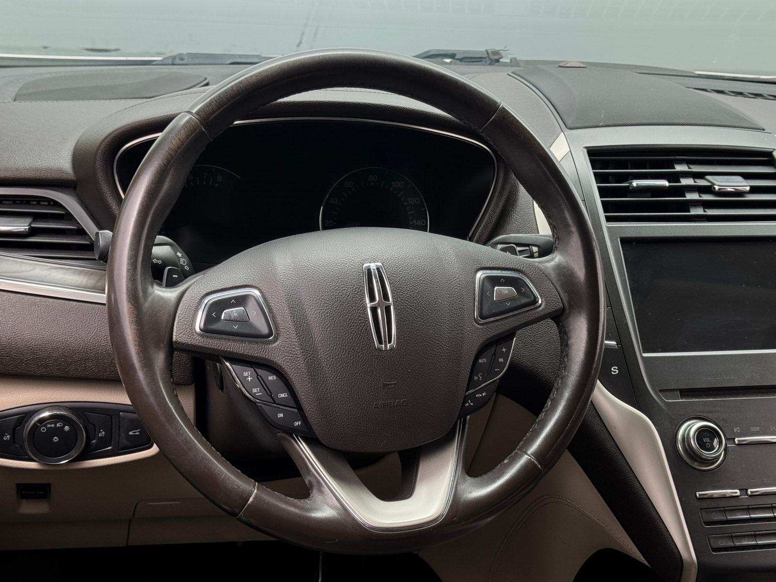 Thumbnail: 2017 Lincoln MKC - 4