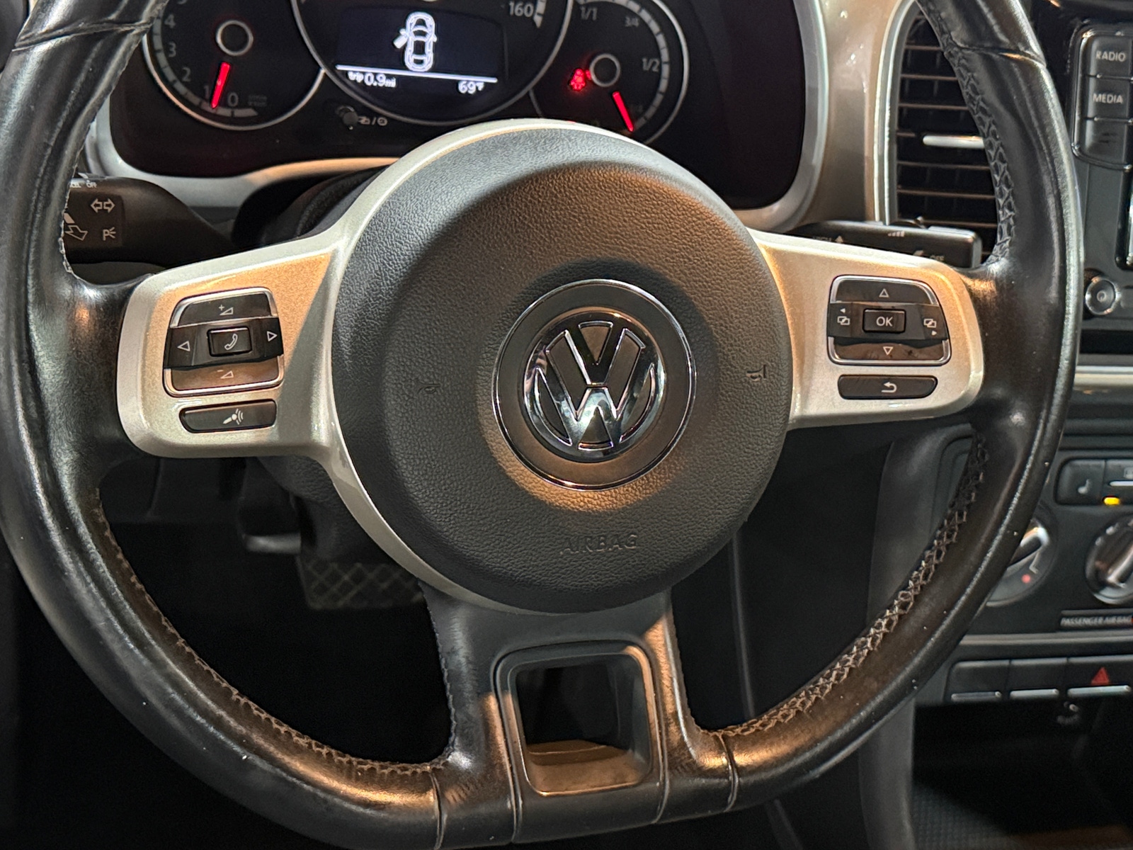 Thumbnail: 2013 Volkswagen Beetle - 4