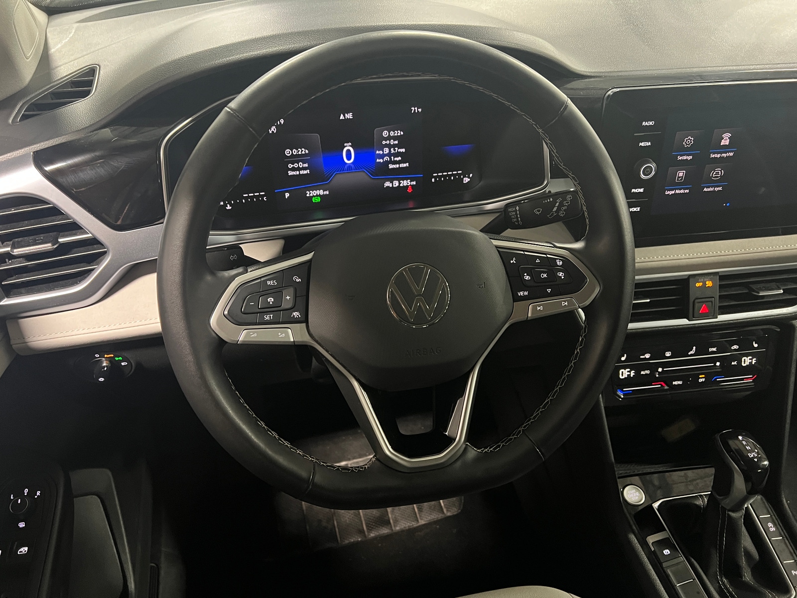 Thumbnail: 2025 Volkswagen Taos - 5