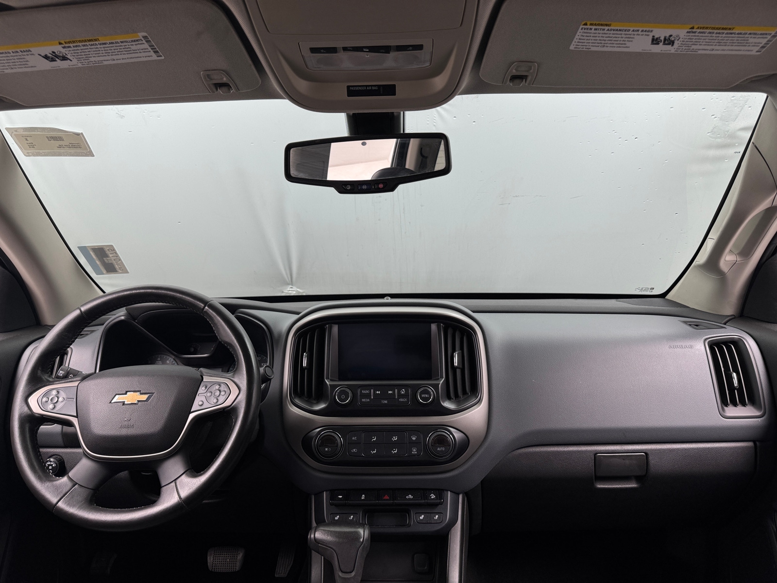 Thumbnail: 2015 Chevrolet Colorado - 3