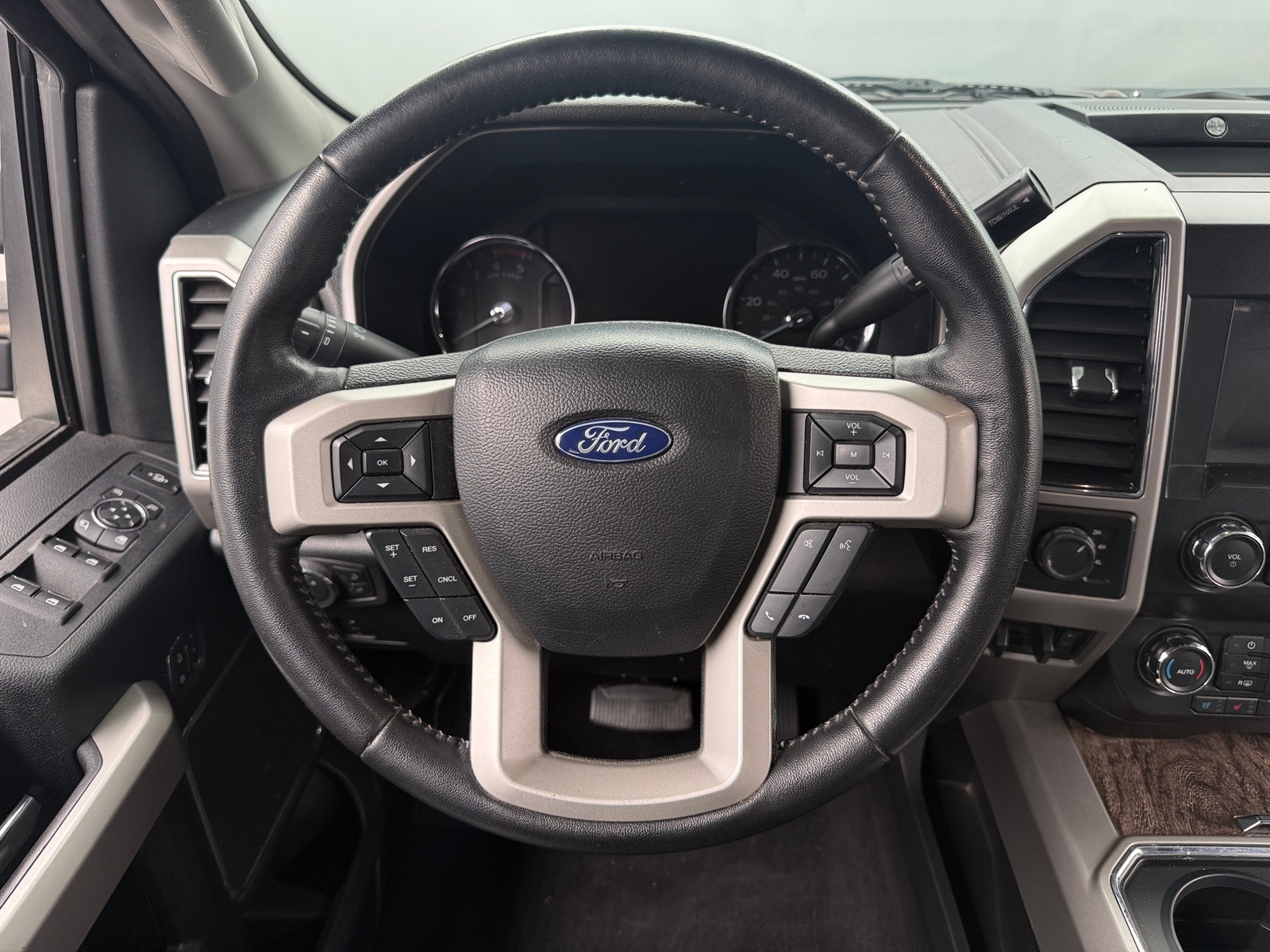 Thumbnail: 2019 Ford Econoline - 4