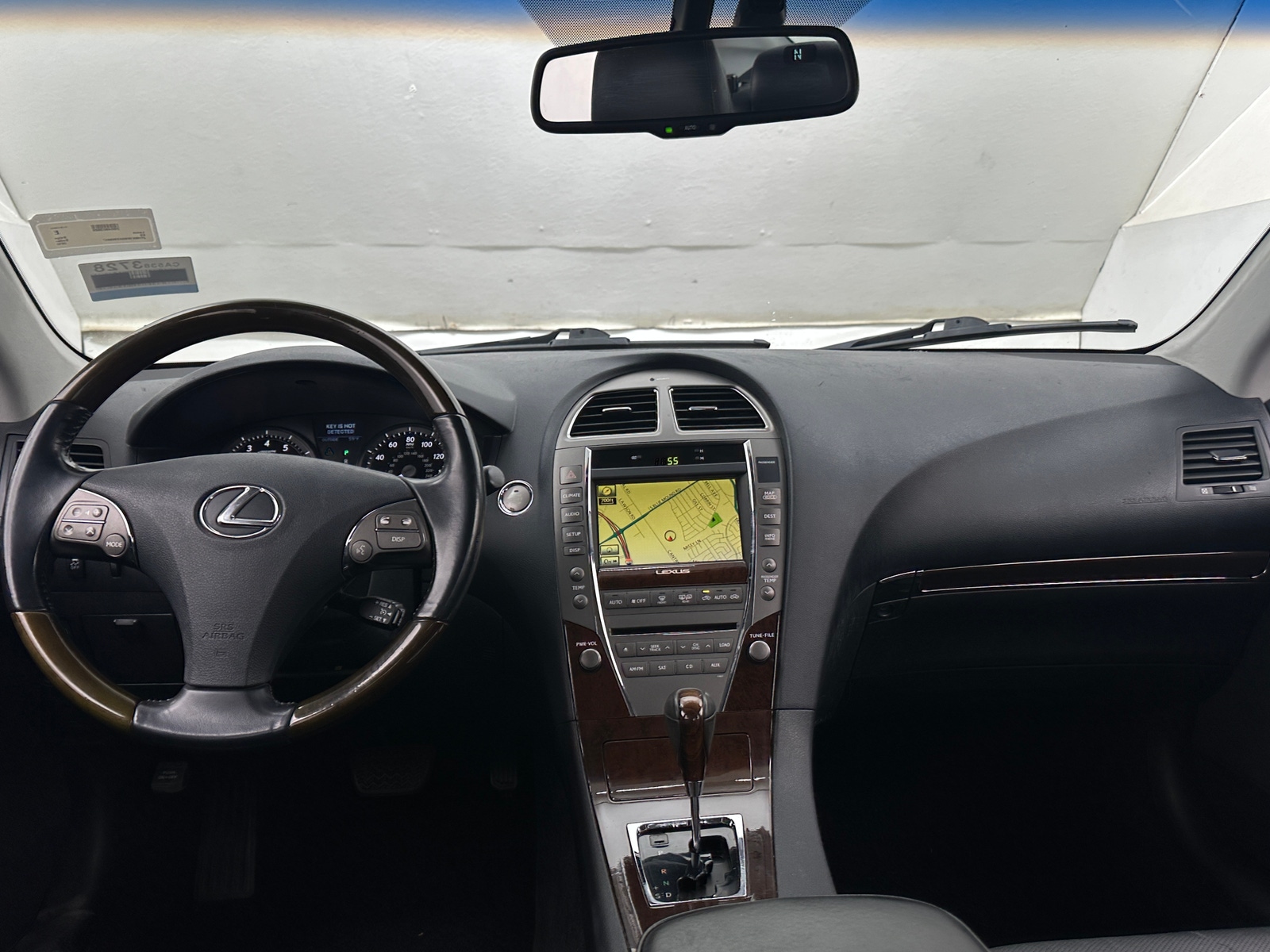 Thumbnail: 2010 Lexus ES - 2