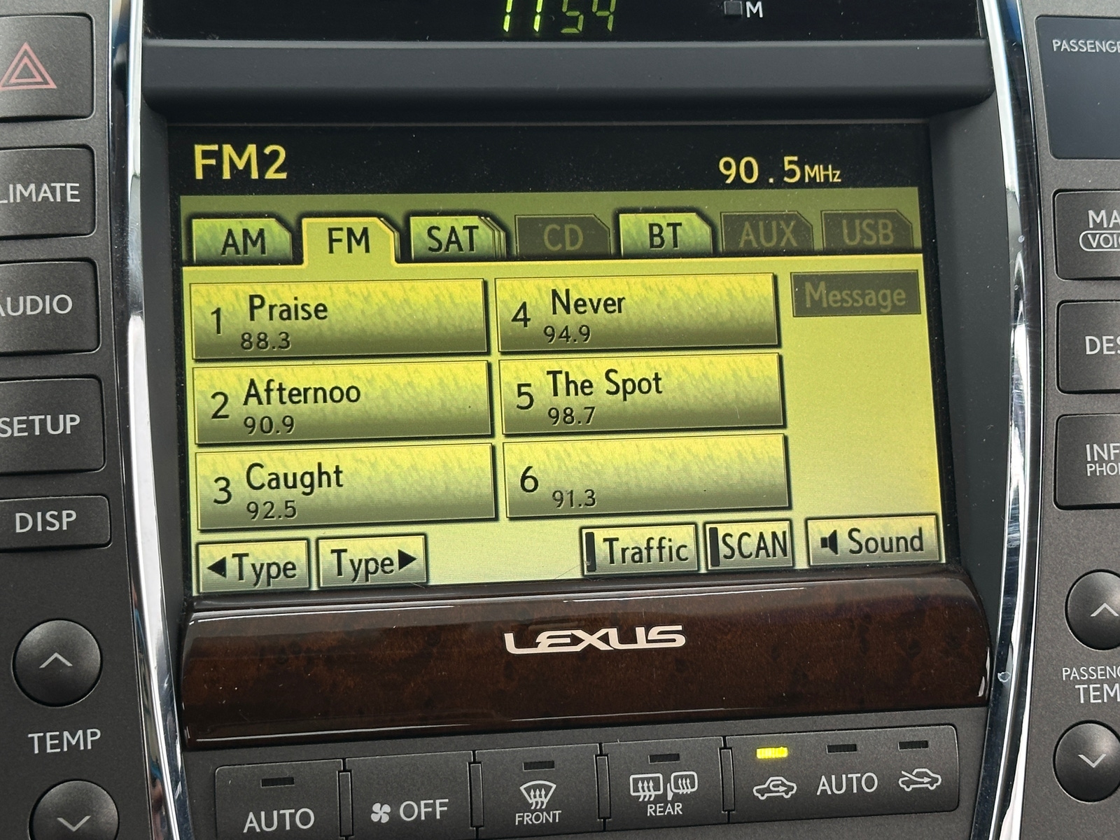 Thumbnail: 2010 Lexus ES - 3