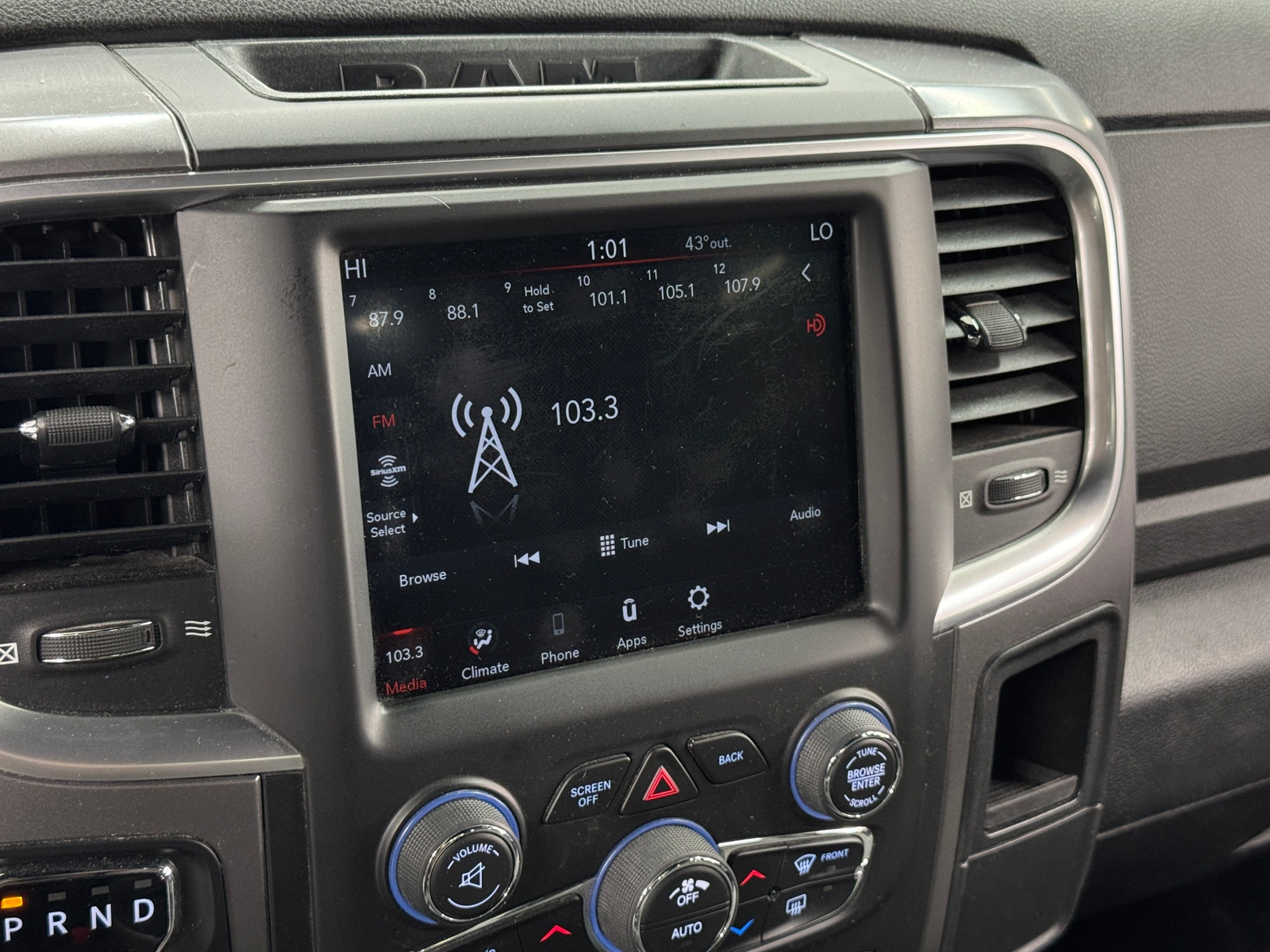 Thumbnail: 2021 RAM 1500 Classic - 4