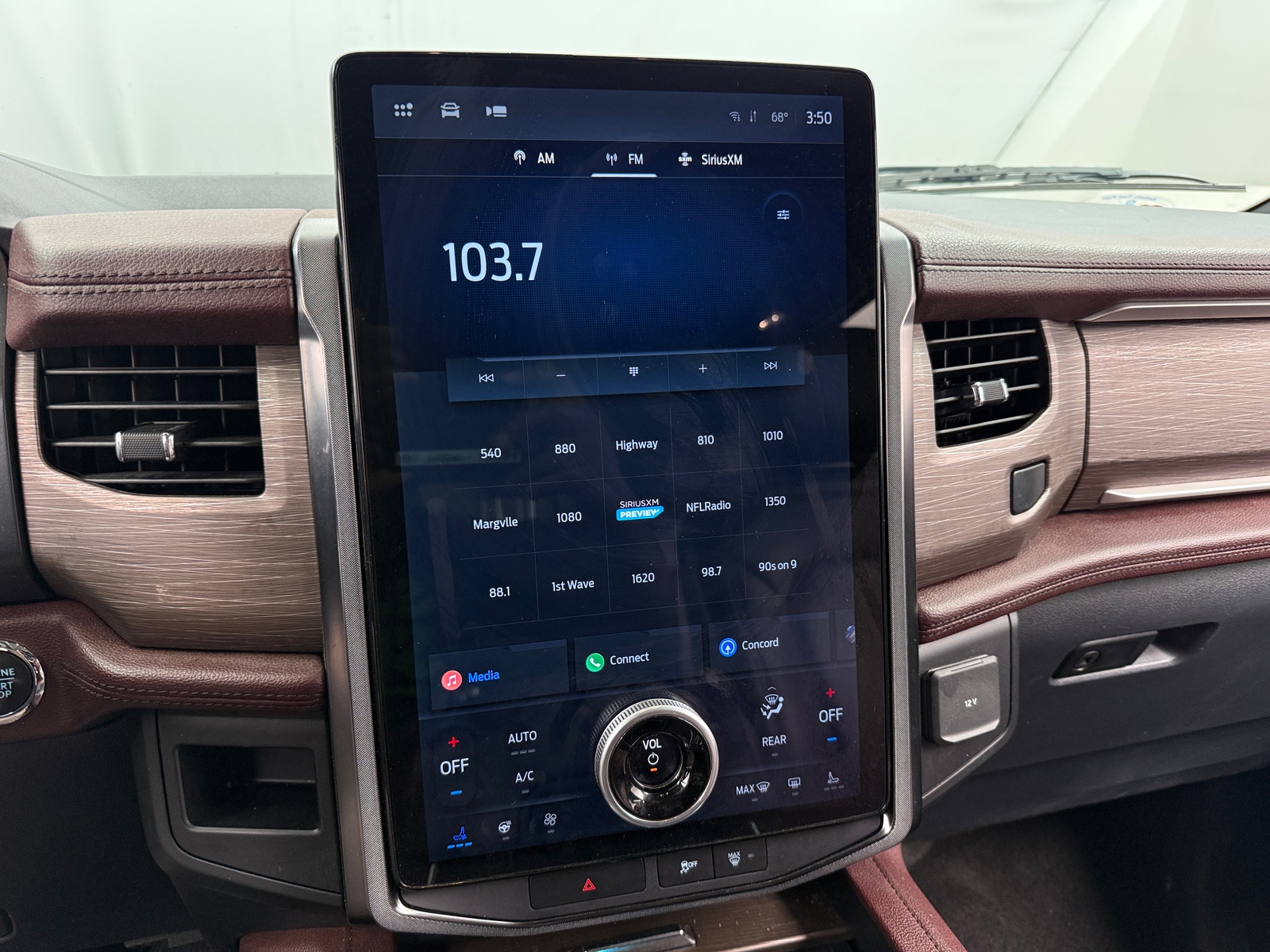 Thumbnail: 2022 Ford Expedition MAX - 3