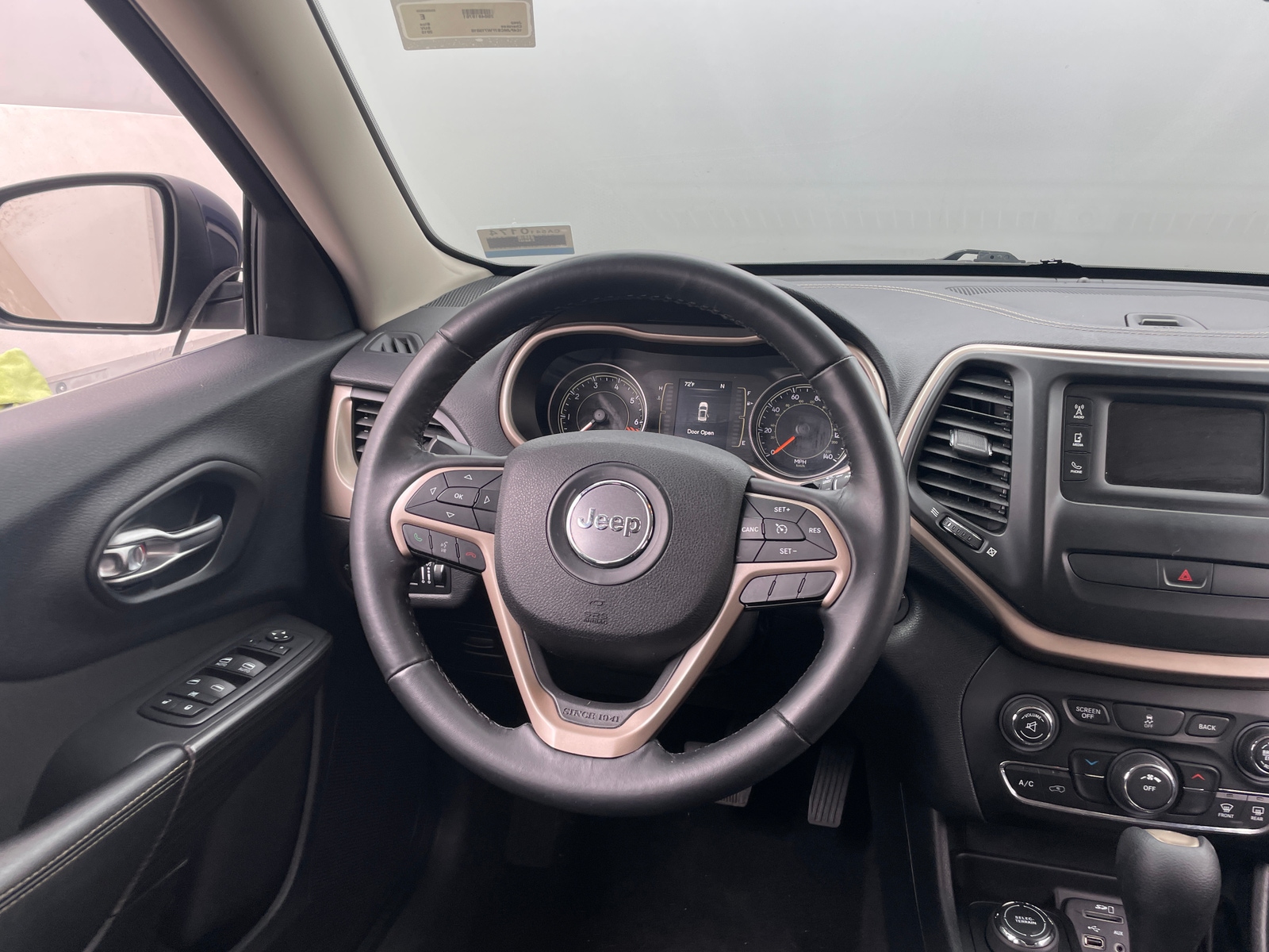 Thumbnail: 2015 Jeep Cherokee - 5
