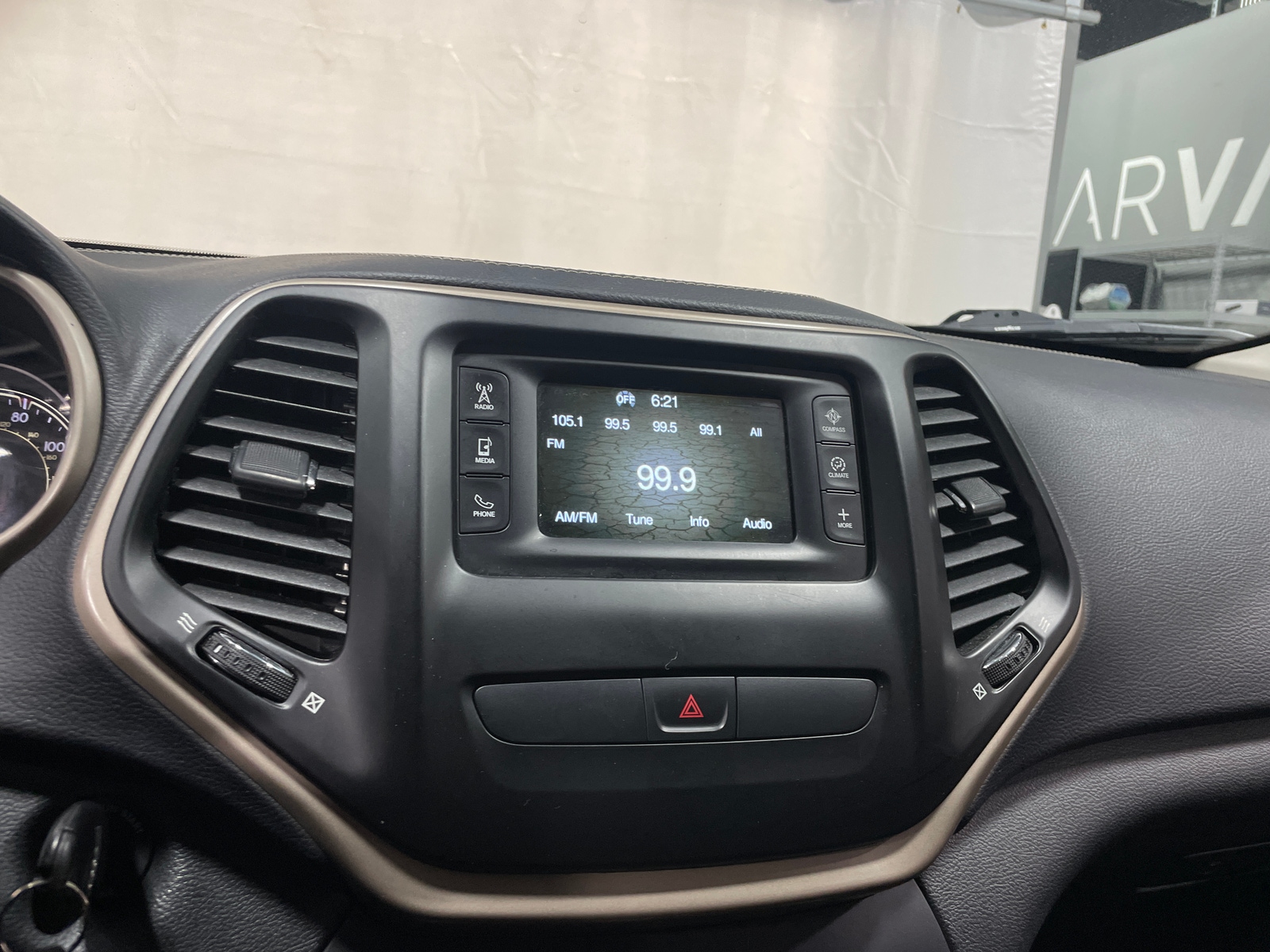 Thumbnail: 2015 Jeep Cherokee - 4