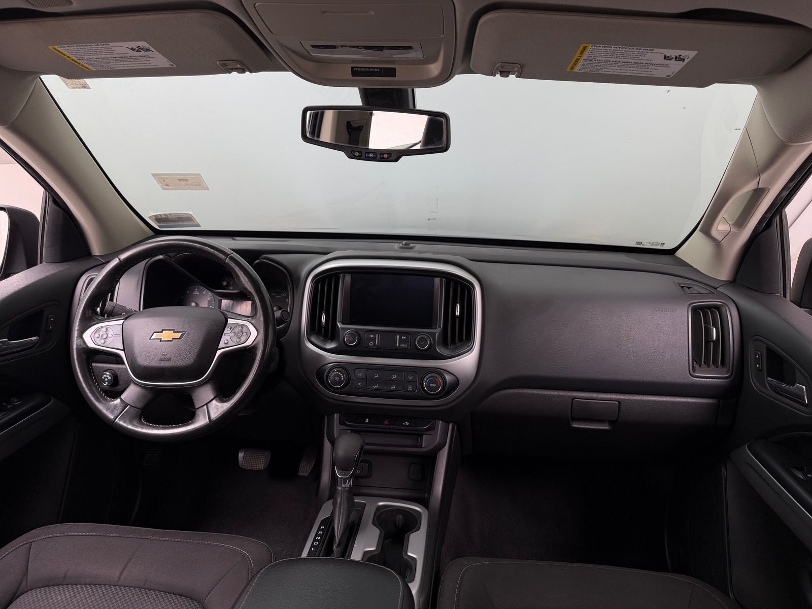 Thumbnail: 2022 Chevrolet Colorado - 3