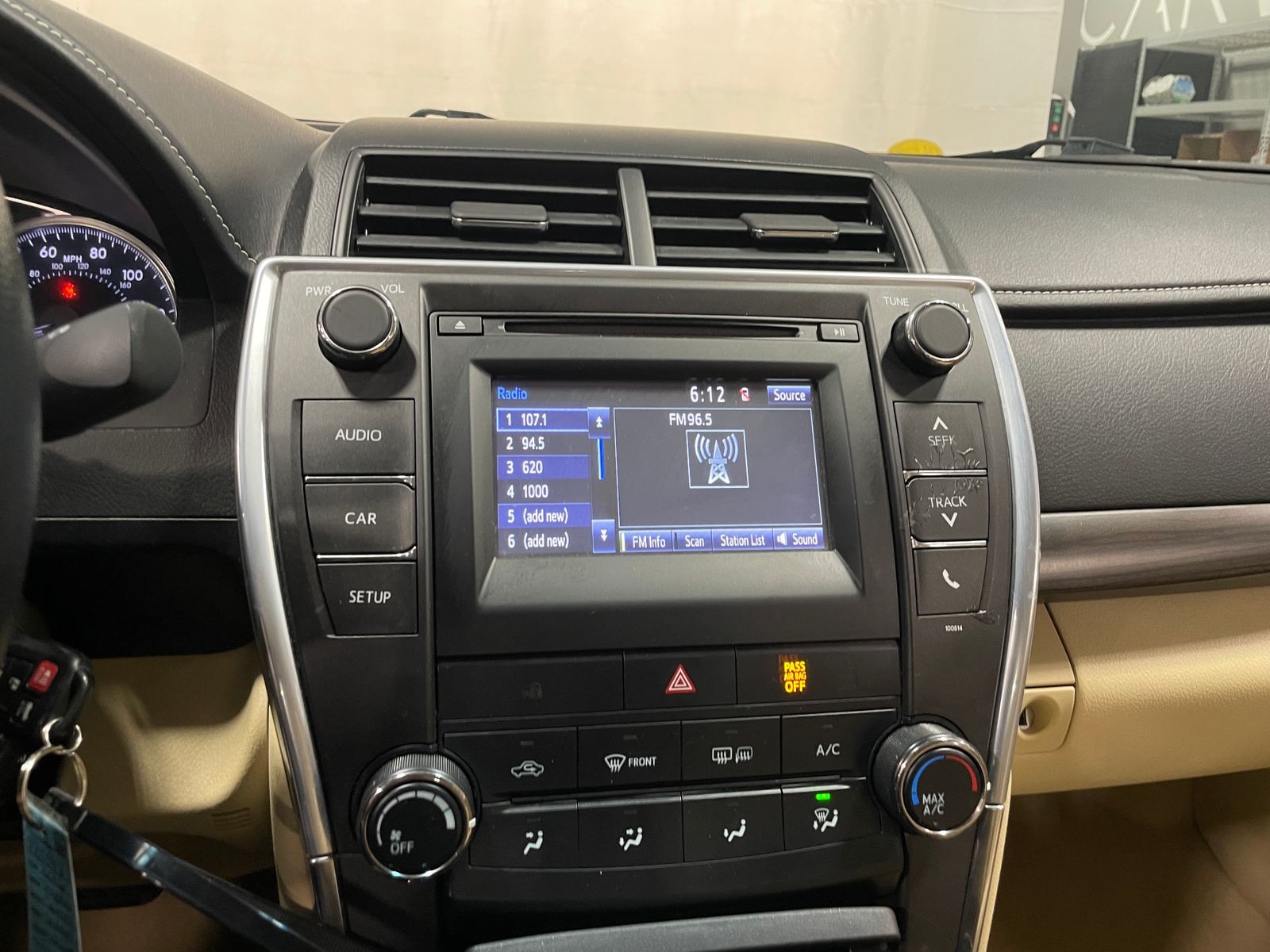 Thumbnail: 2016 Toyota Camry - 4