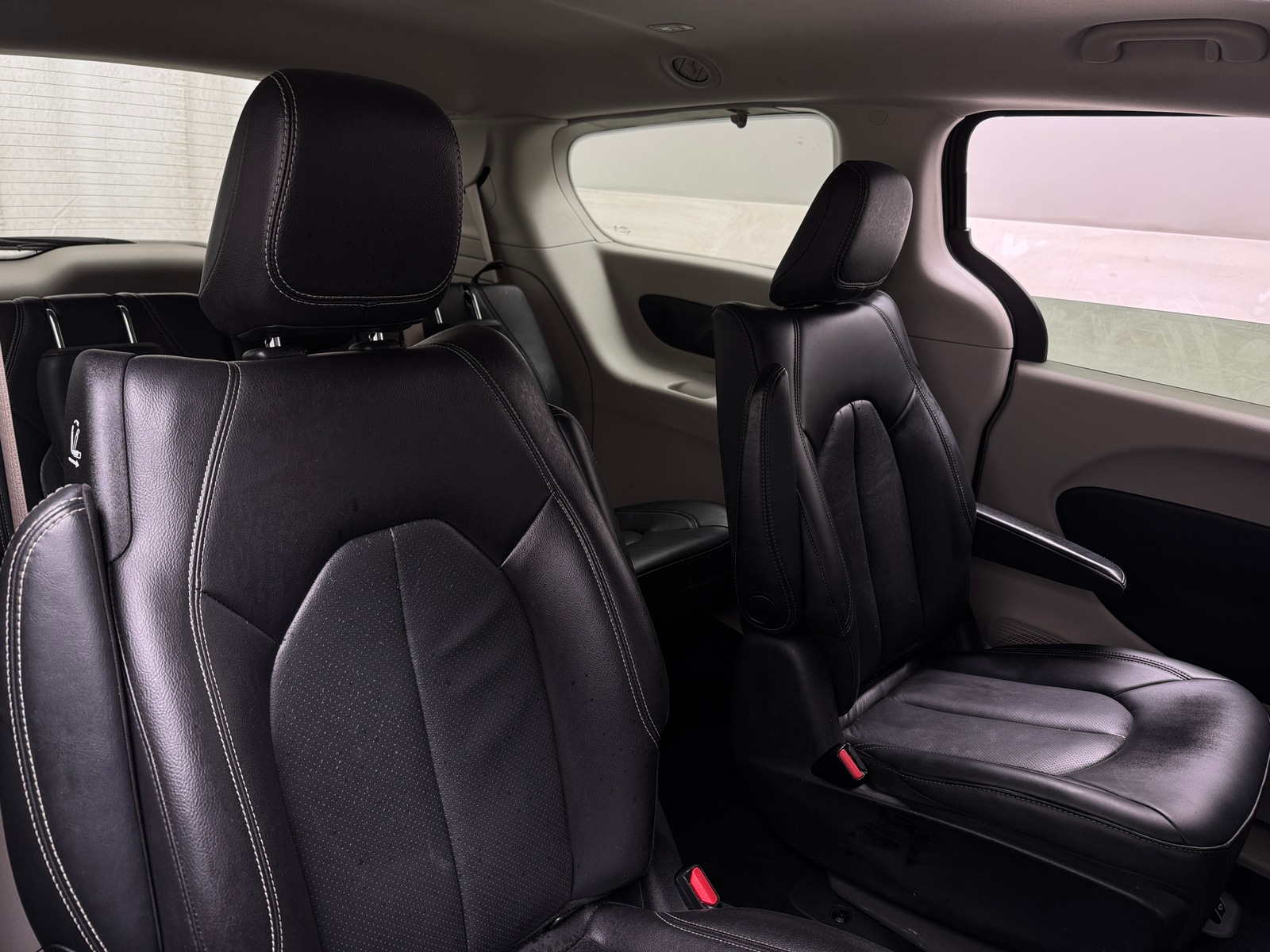 Thumbnail: 2022 Chrysler Pacifica - 5
