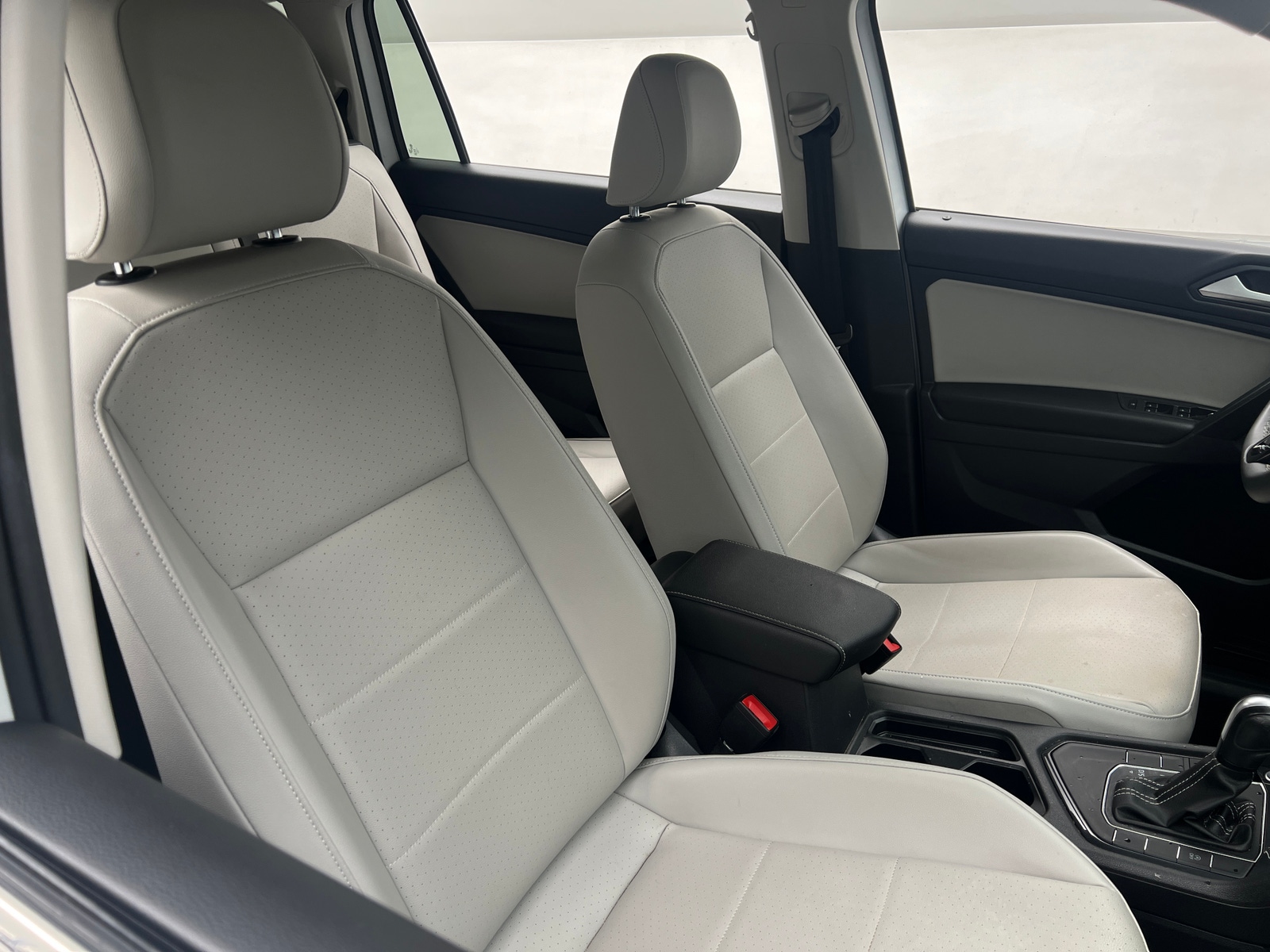 Thumbnail: 2021 Volkswagen Tiguan - 2