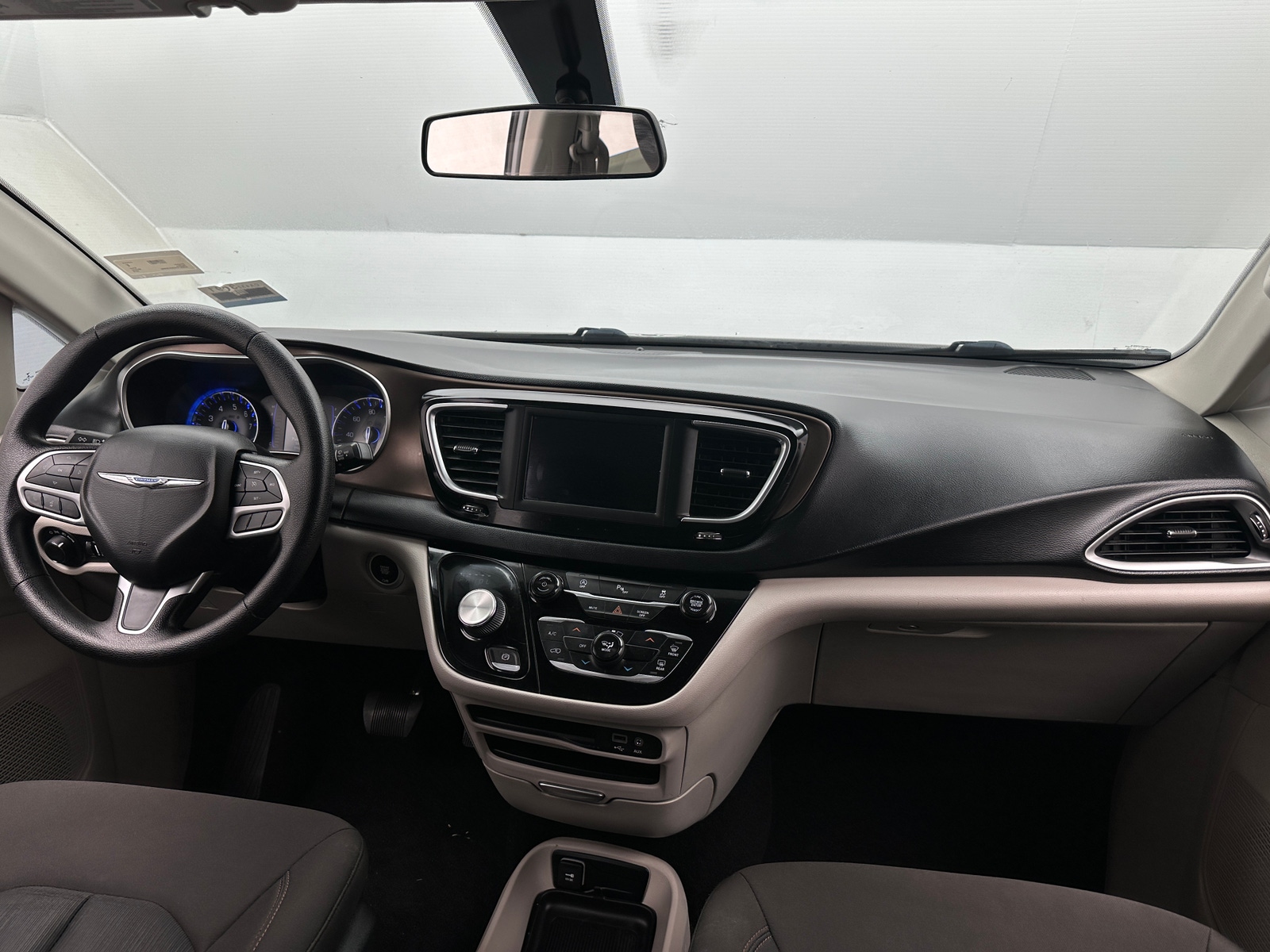 Thumbnail: 2019 Chrysler Pacifica - 3