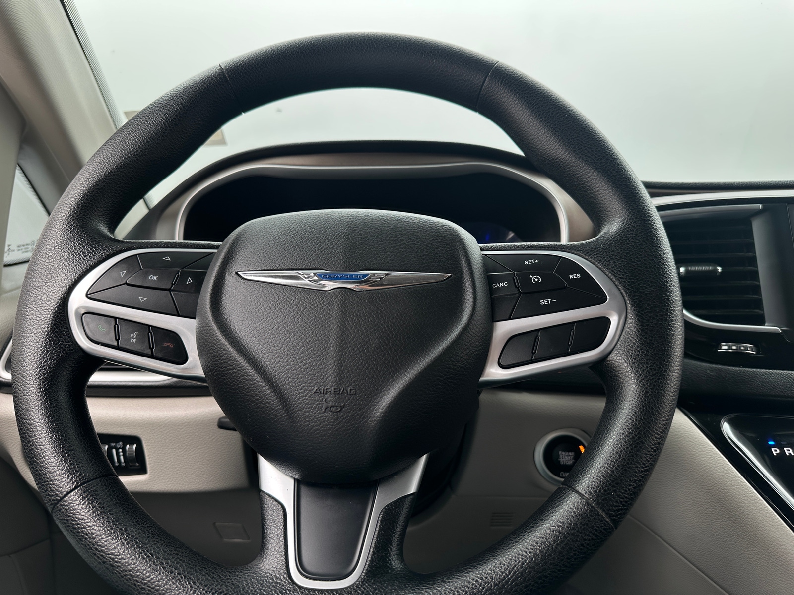 Thumbnail: 2019 Chrysler Pacifica - 5
