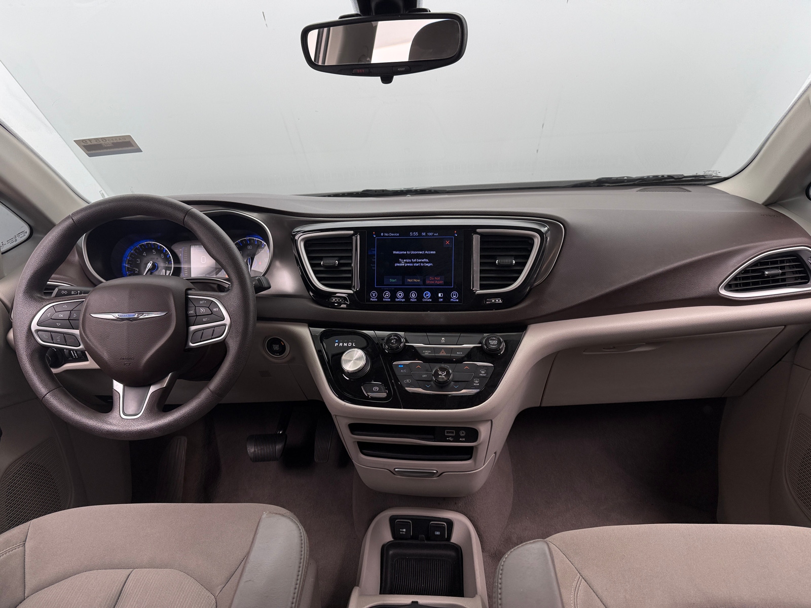 Thumbnail: 2017 Chrysler Pacifica - 3