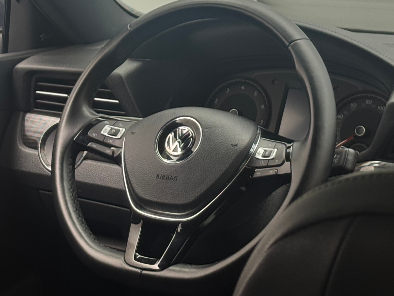 Thumbnail: 2021 Volkswagen Passat - 4