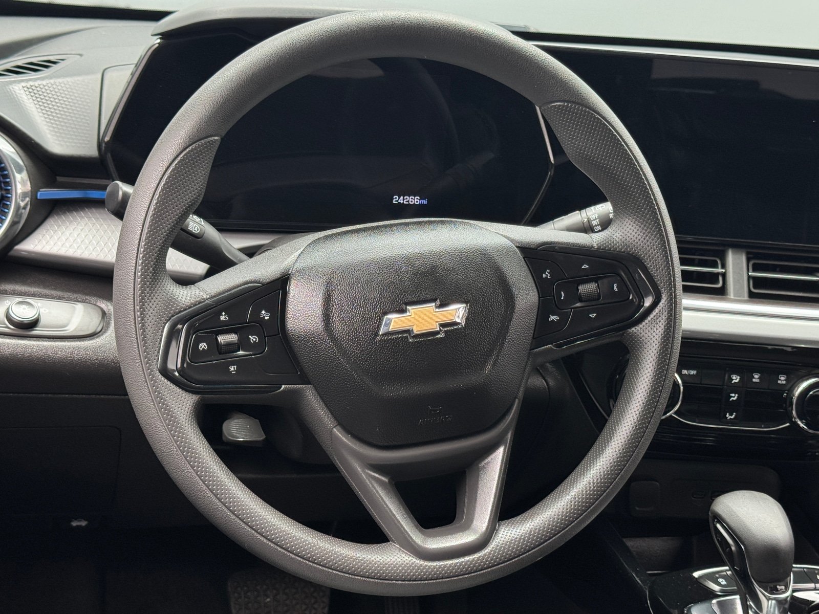 Thumbnail: 2025 Chevrolet Trax - 5