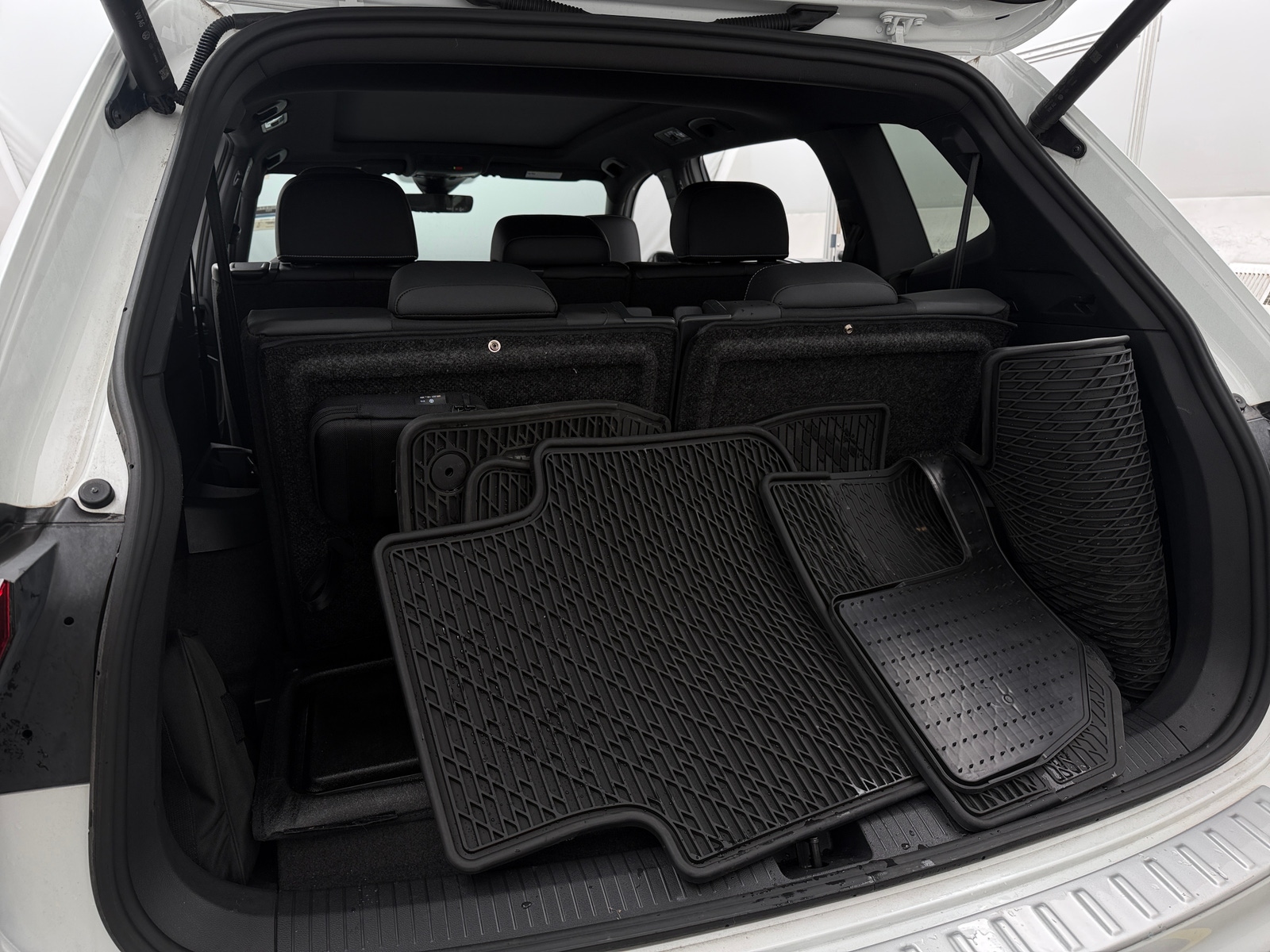 Thumbnail: 2024 Volkswagen Tiguan - 6