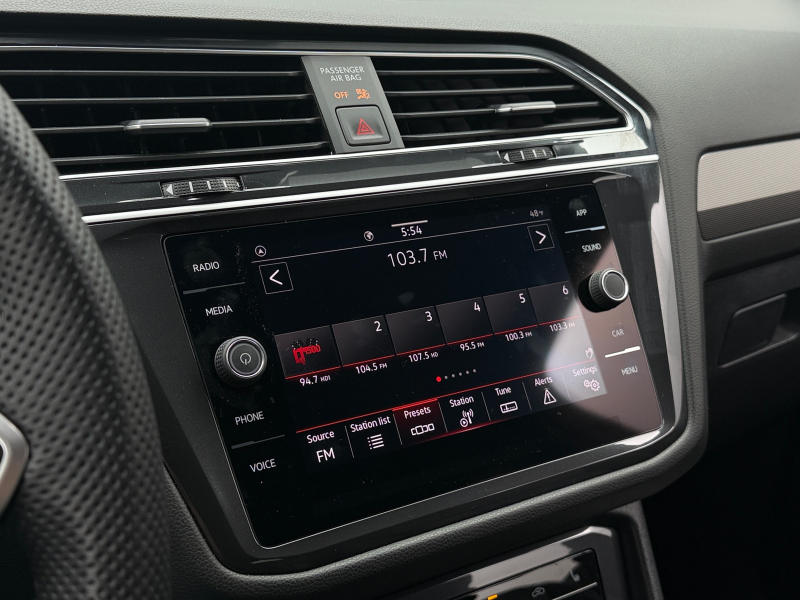 Thumbnail: 2024 Volkswagen Tiguan - 3