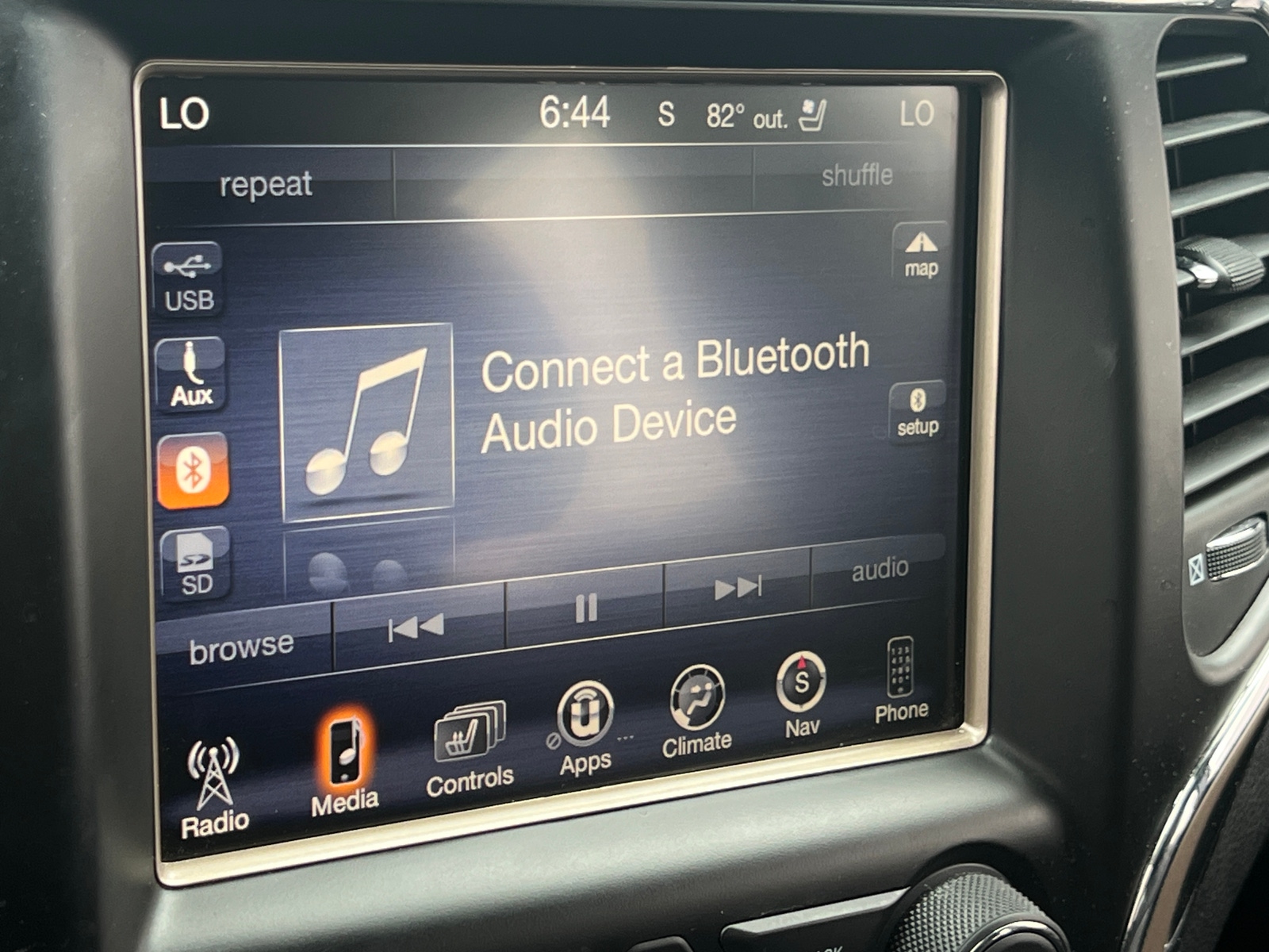 Thumbnail: 2016 Jeep Grand Cherokee - 3