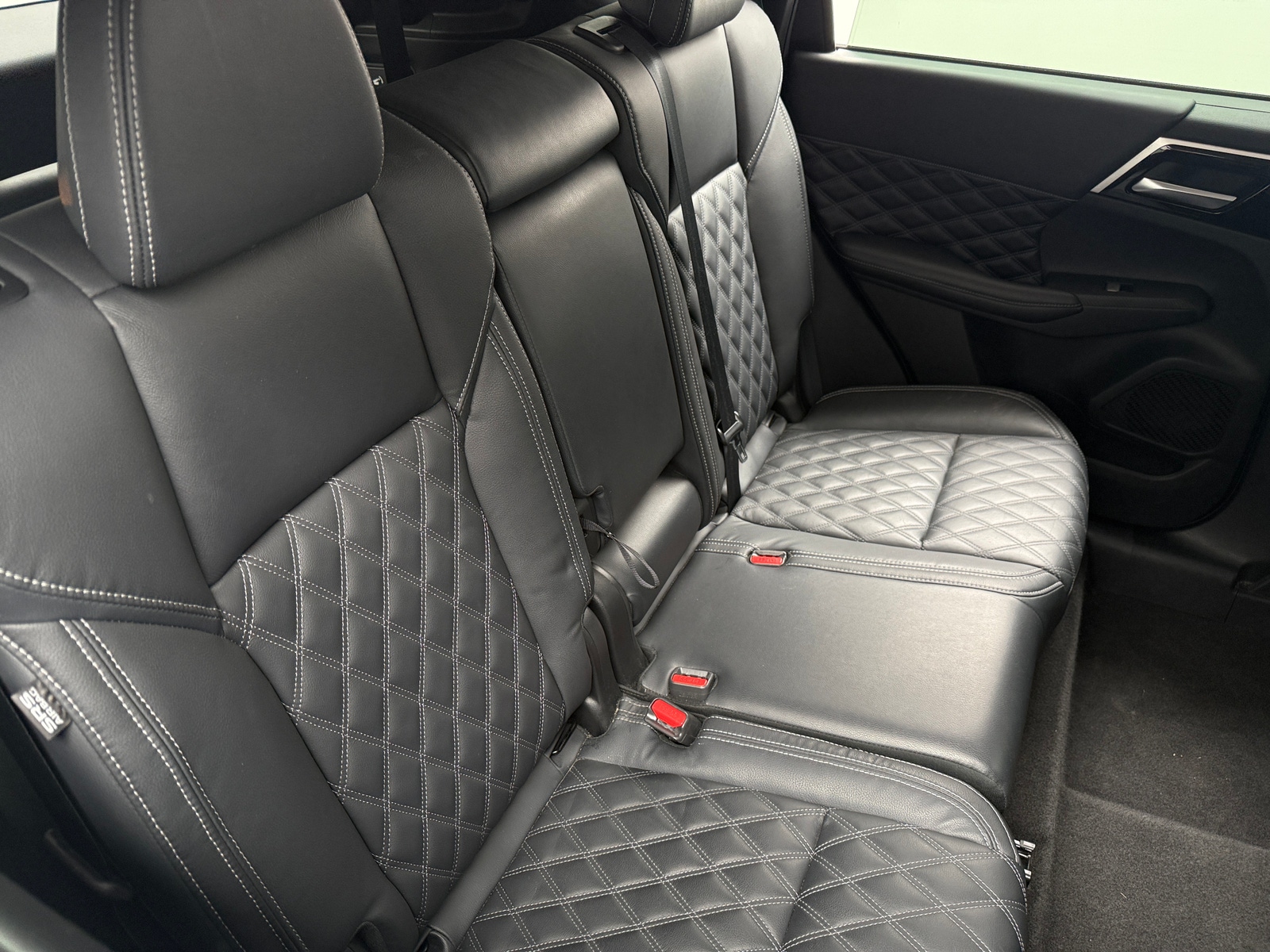 Thumbnail: 2022 Mitsubishi Outlander - 5